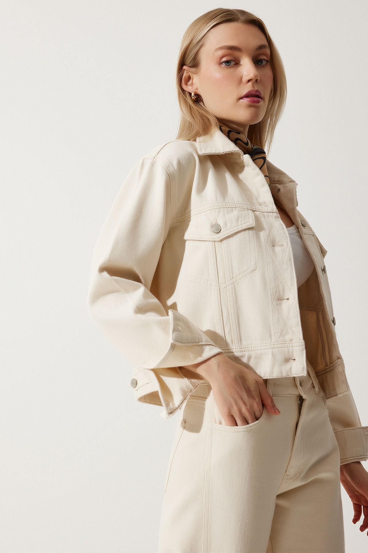 Female Bone Short Denim Jacket FN03182