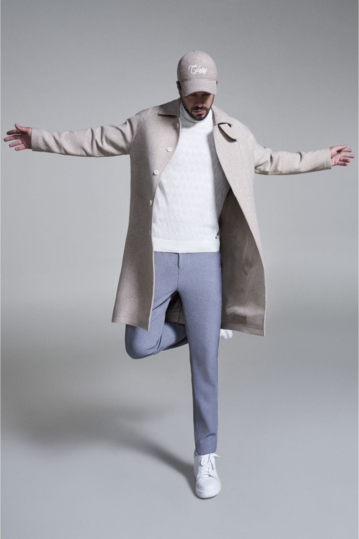 Men's beige woolen hidden eggs long stamp coat with men