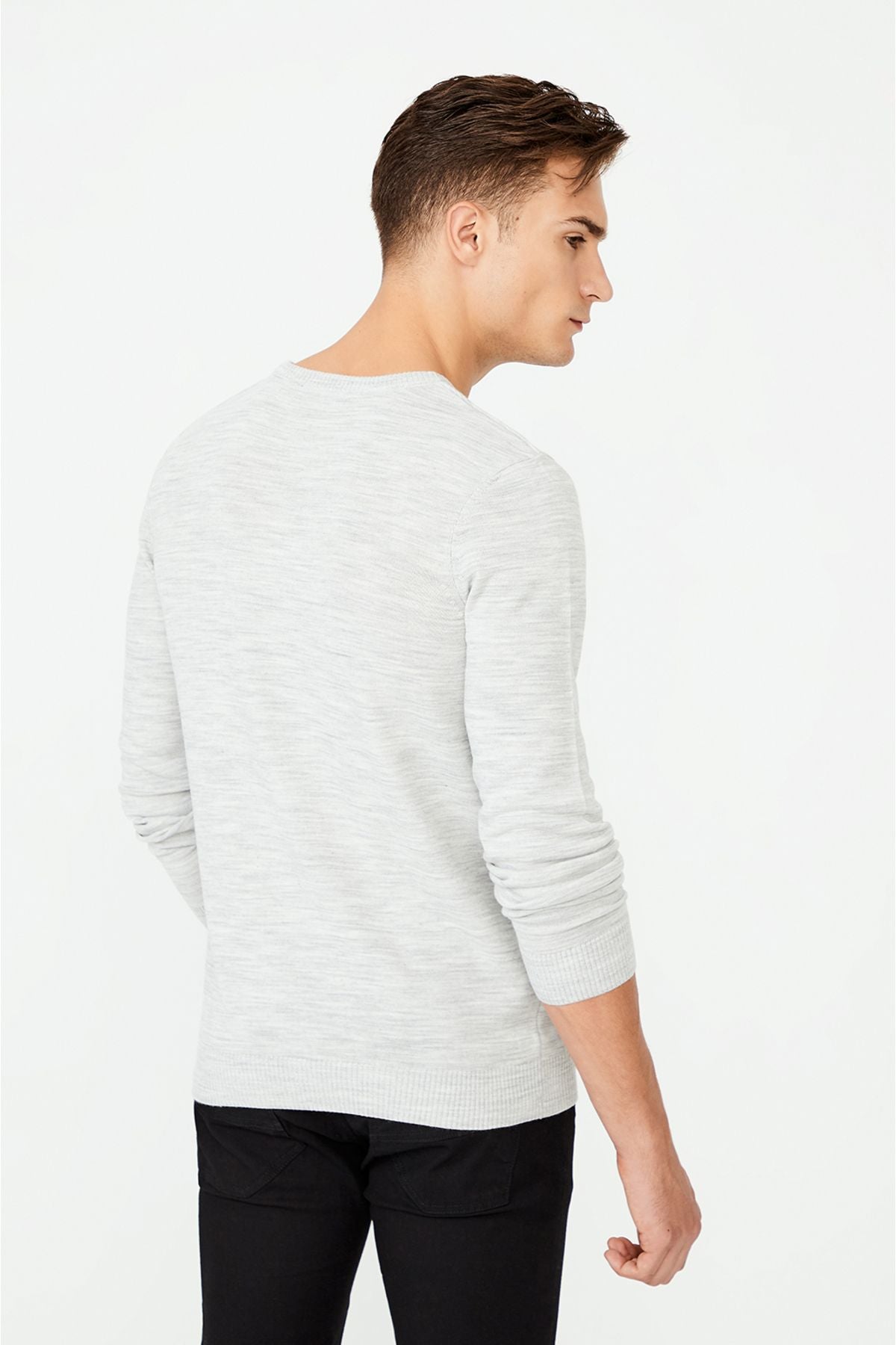 Men's light gray bike collar -free knitwear sweater E005000