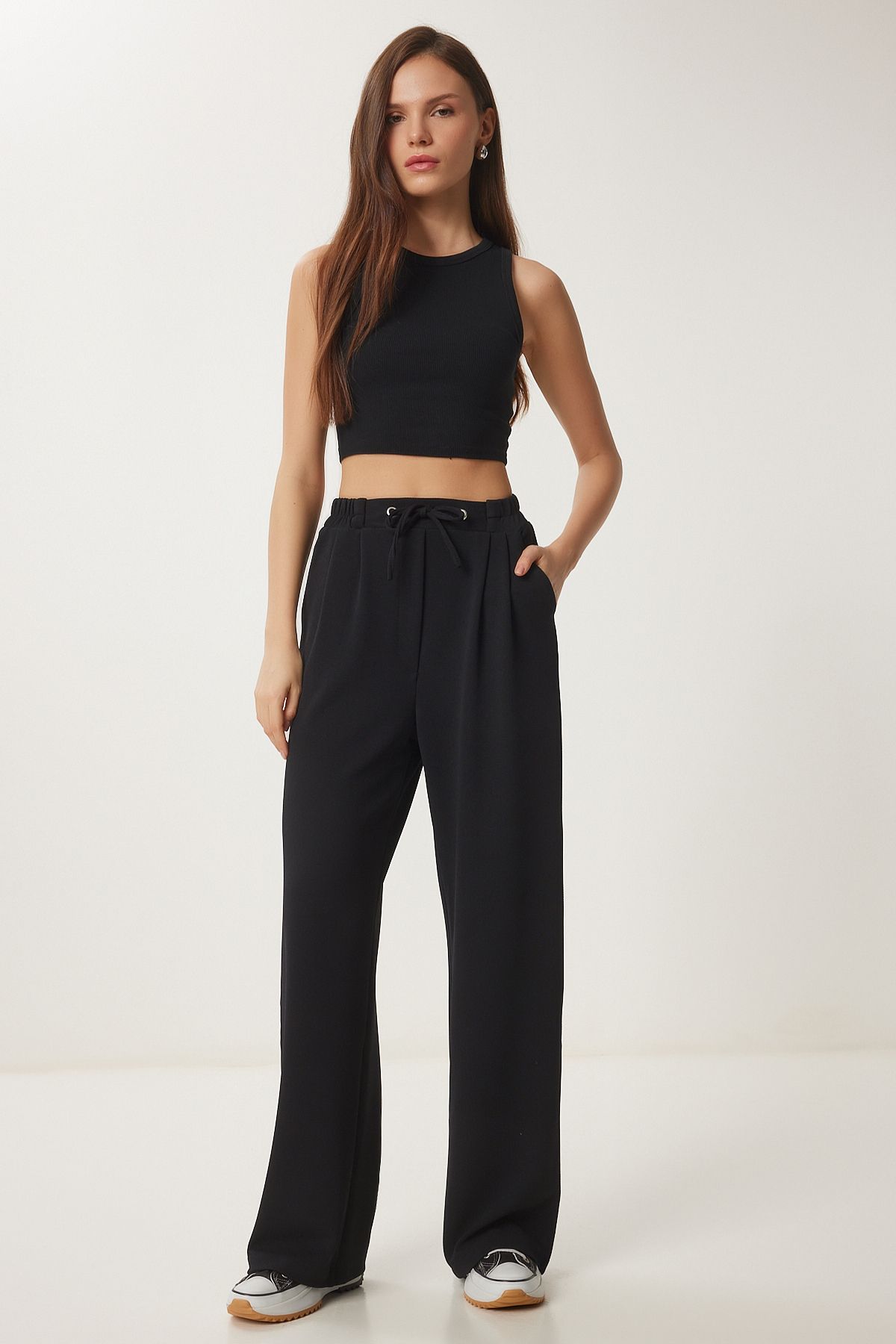 Women's black abundant trotting pants rv00204