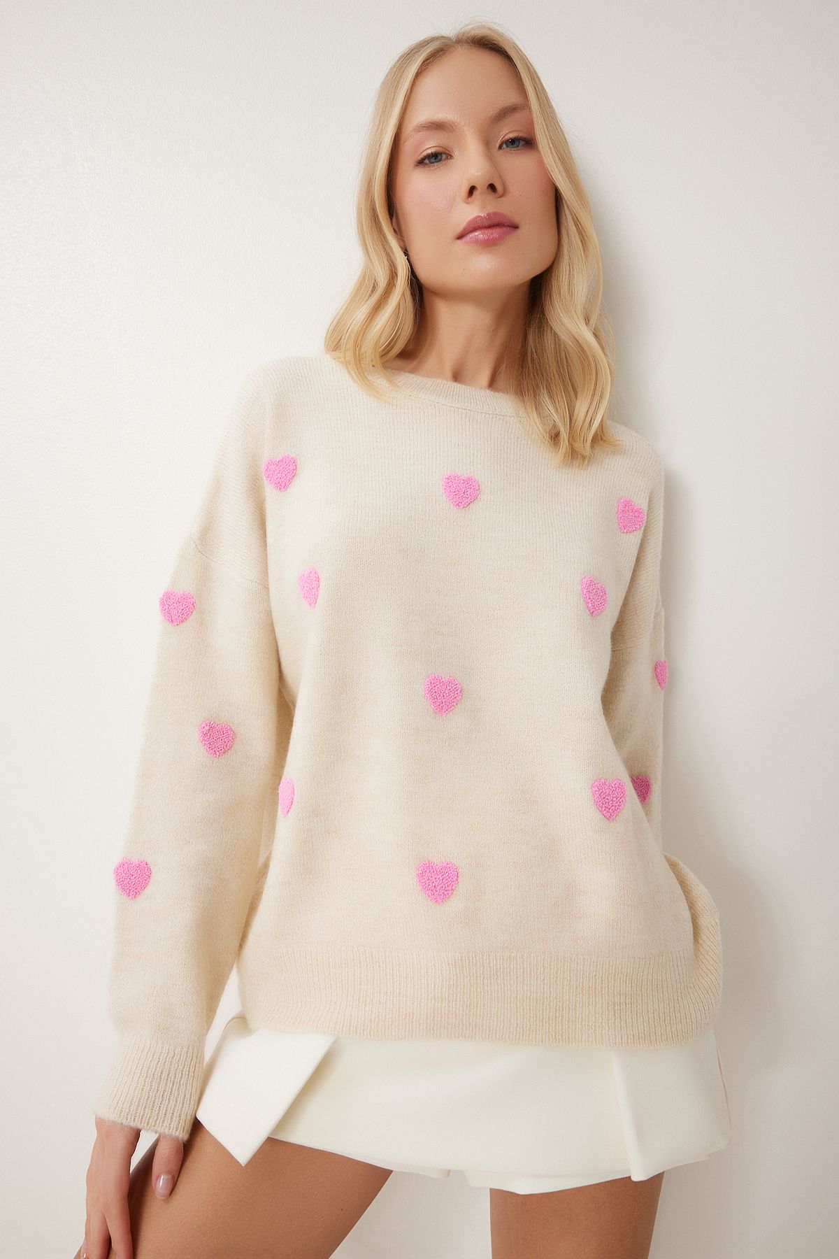 WOMEN CREAM HEART TEXTED OVERSIZE knitwear sweater PF00088
