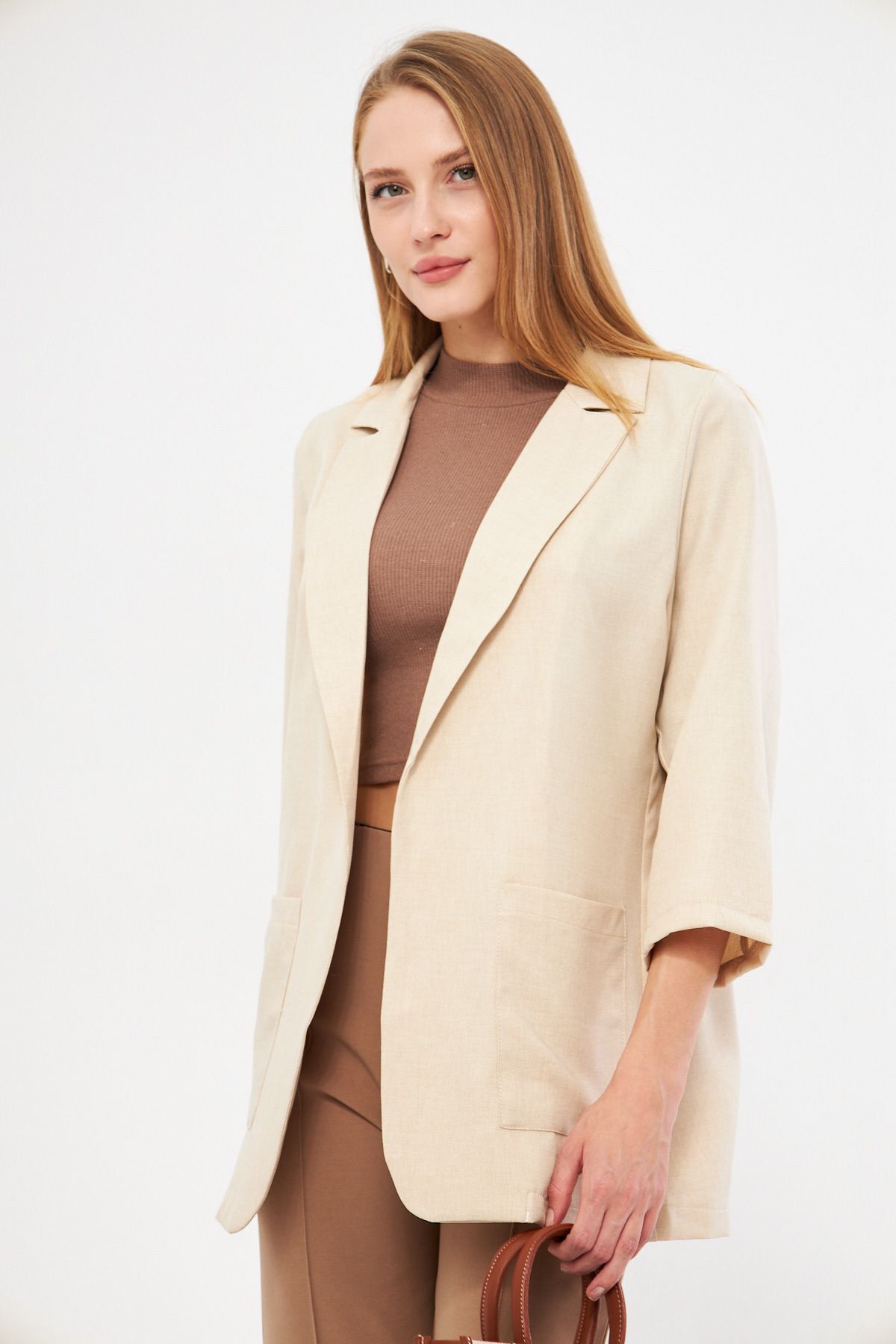 WOMEN ECRU POCKLED Oversize jacket ARM-24Y001115