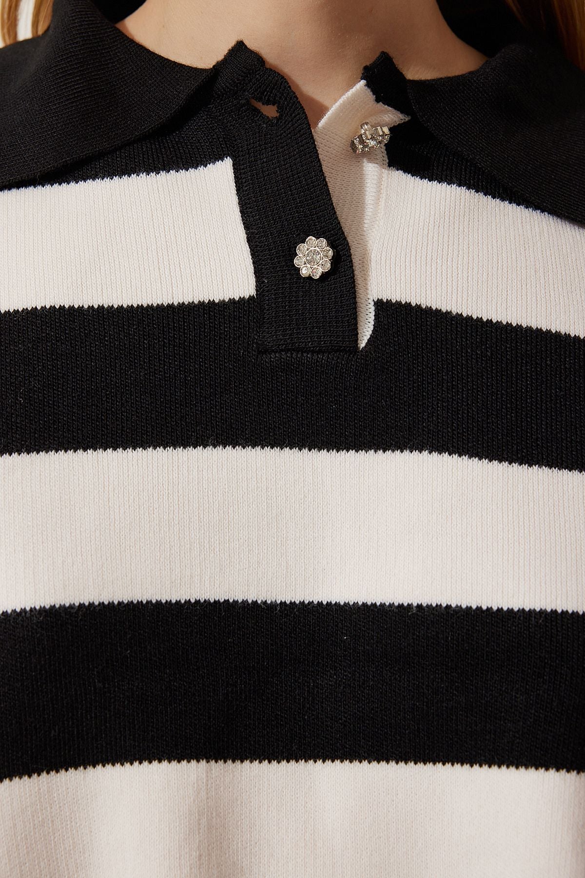 Female black and white stylish button collar striped Crop knitwear sweater BV00115