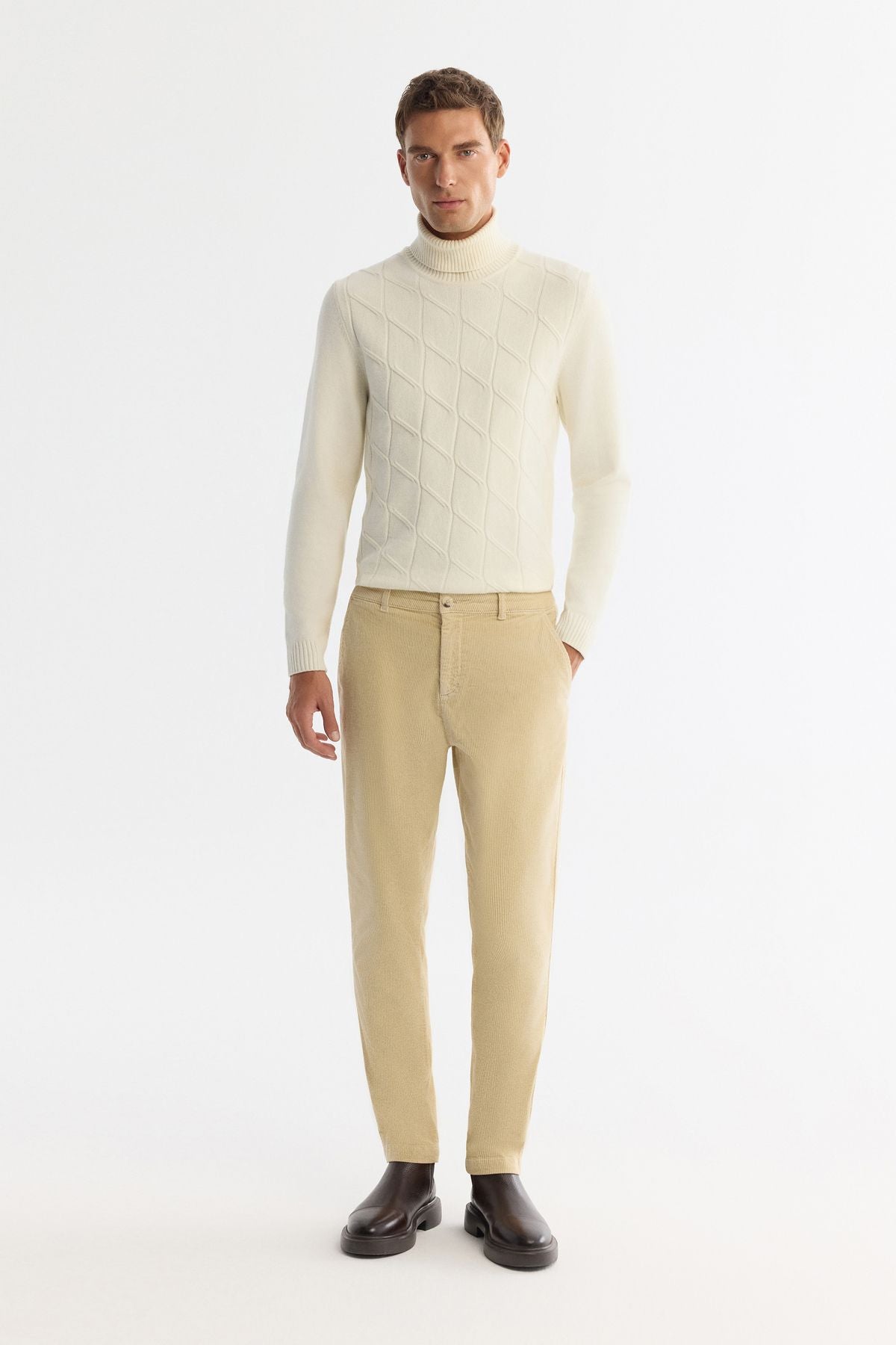 Men's Beige Classic Waist Thick Wick Velvet Chino Pants A42y3017