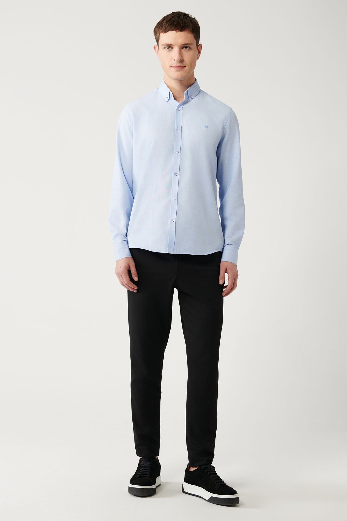 Men's light blue button collar easy to ironing cotton Oxford Shirt E002000