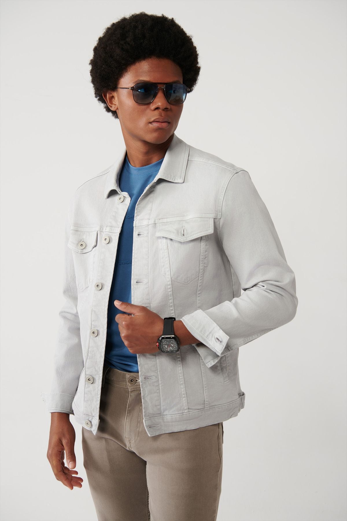 Men's Gray Classic Neck Garment Dyed Pocket Denim Jacket A41y6020