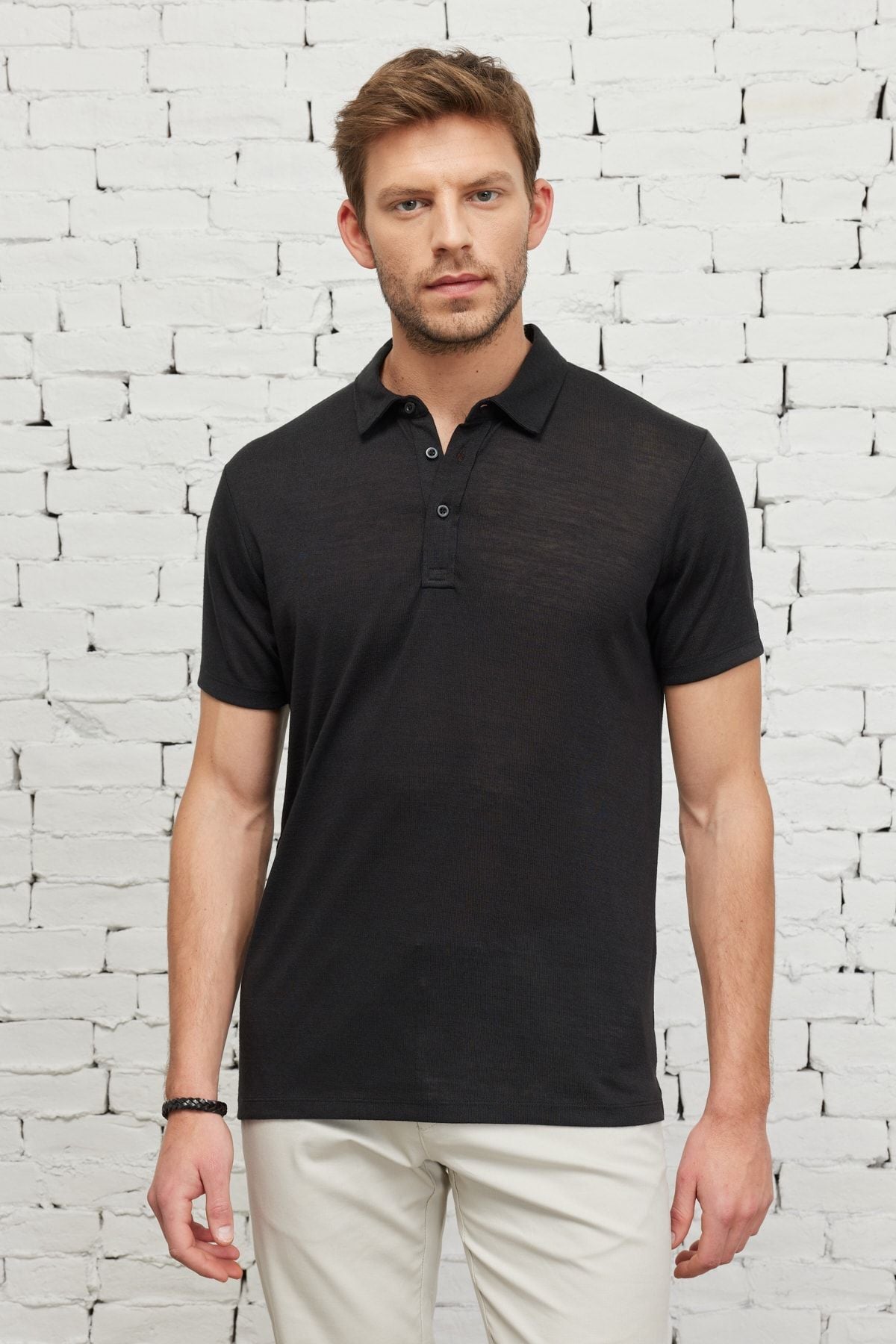 Men's black slim fit narrow cut polo collar short sleeve linen -looking T -shirt