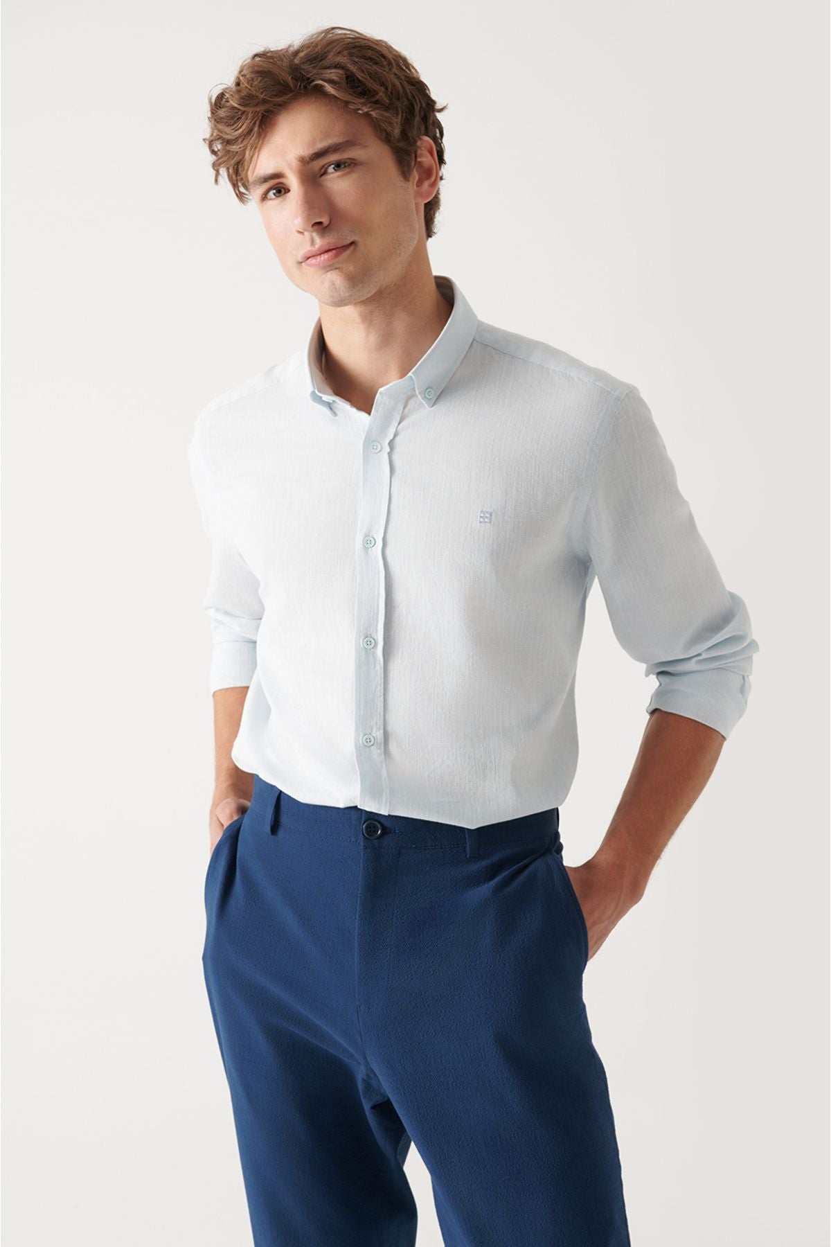 Men's light blue button collar 100 %cotton linen textured shirt E002141
