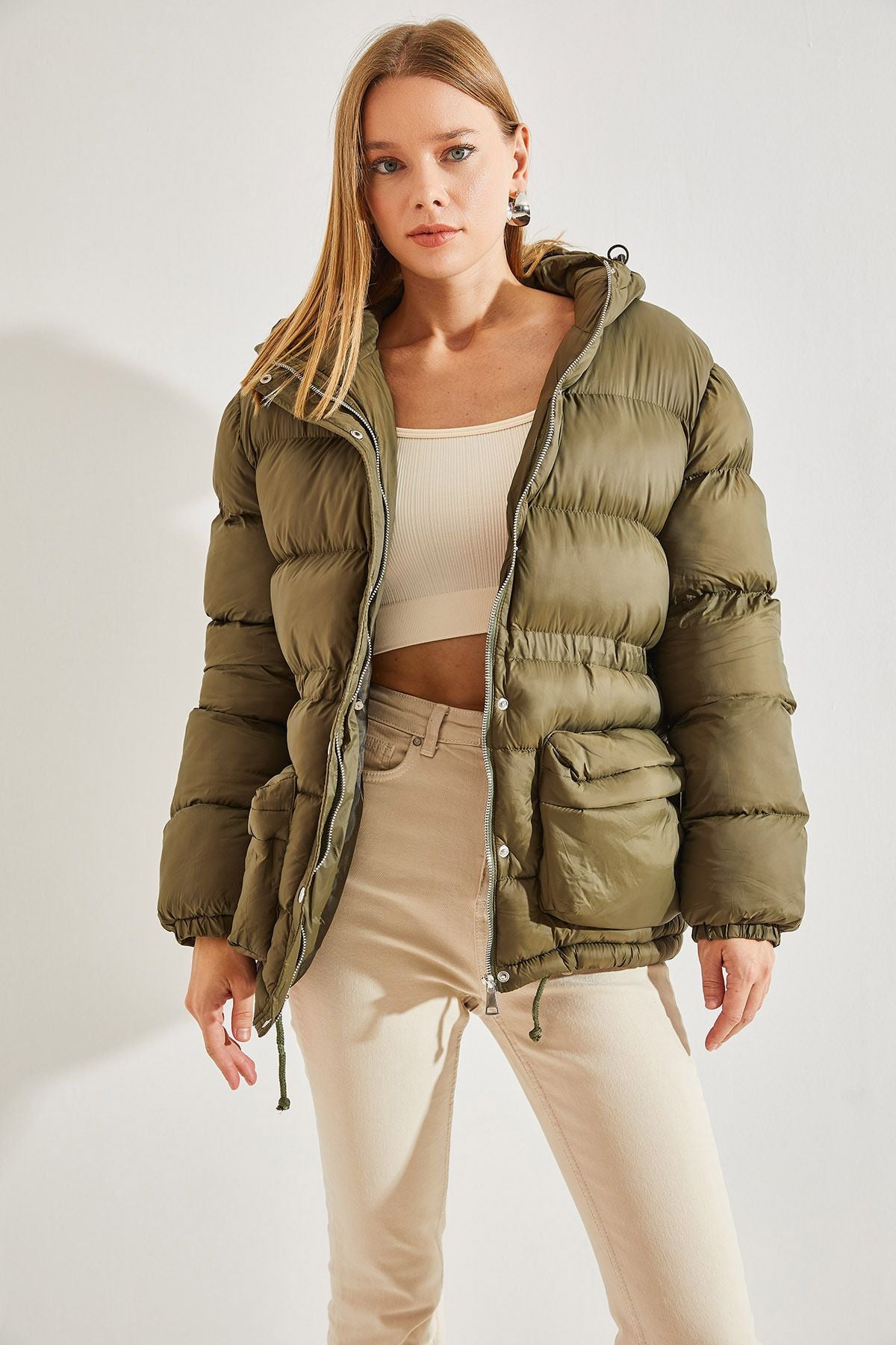 Female Hittish Zippered Skill Swelling Coat