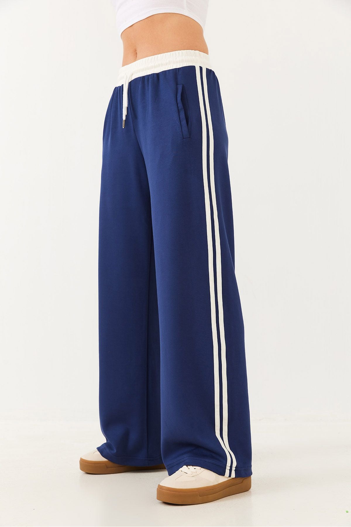 Detailed fabric pants with women's garnish 60251837