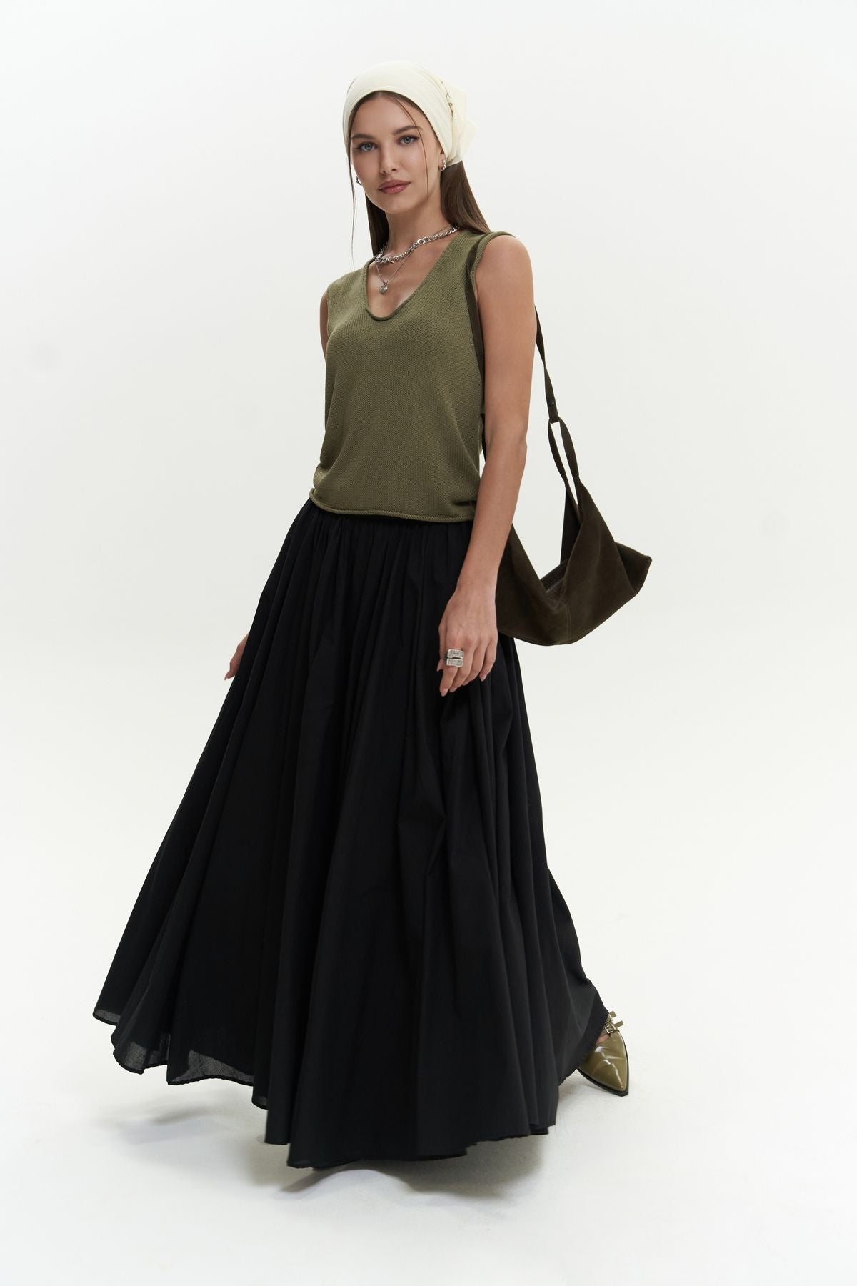 Faylinn long black skirt with pleated