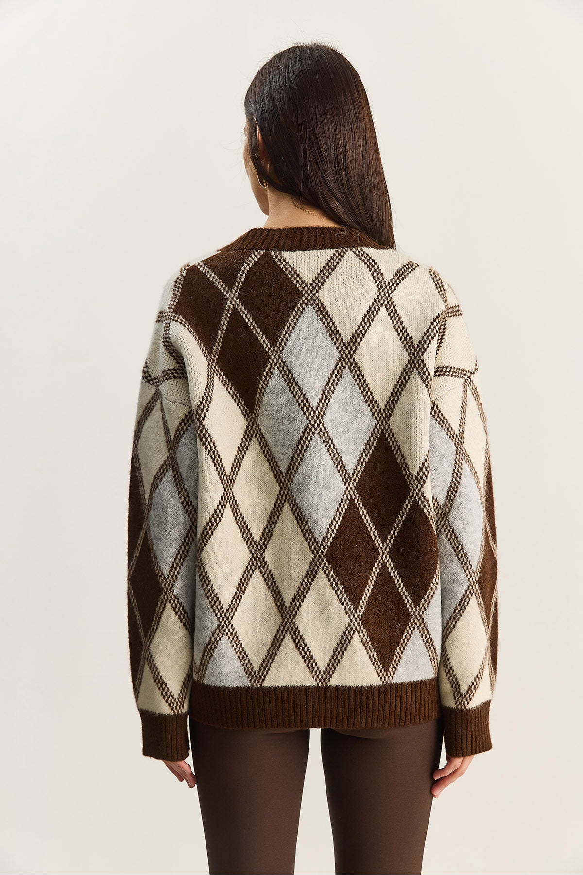 Women's V-Neck Buttoned Diamond Patterned Cardigan 20258052