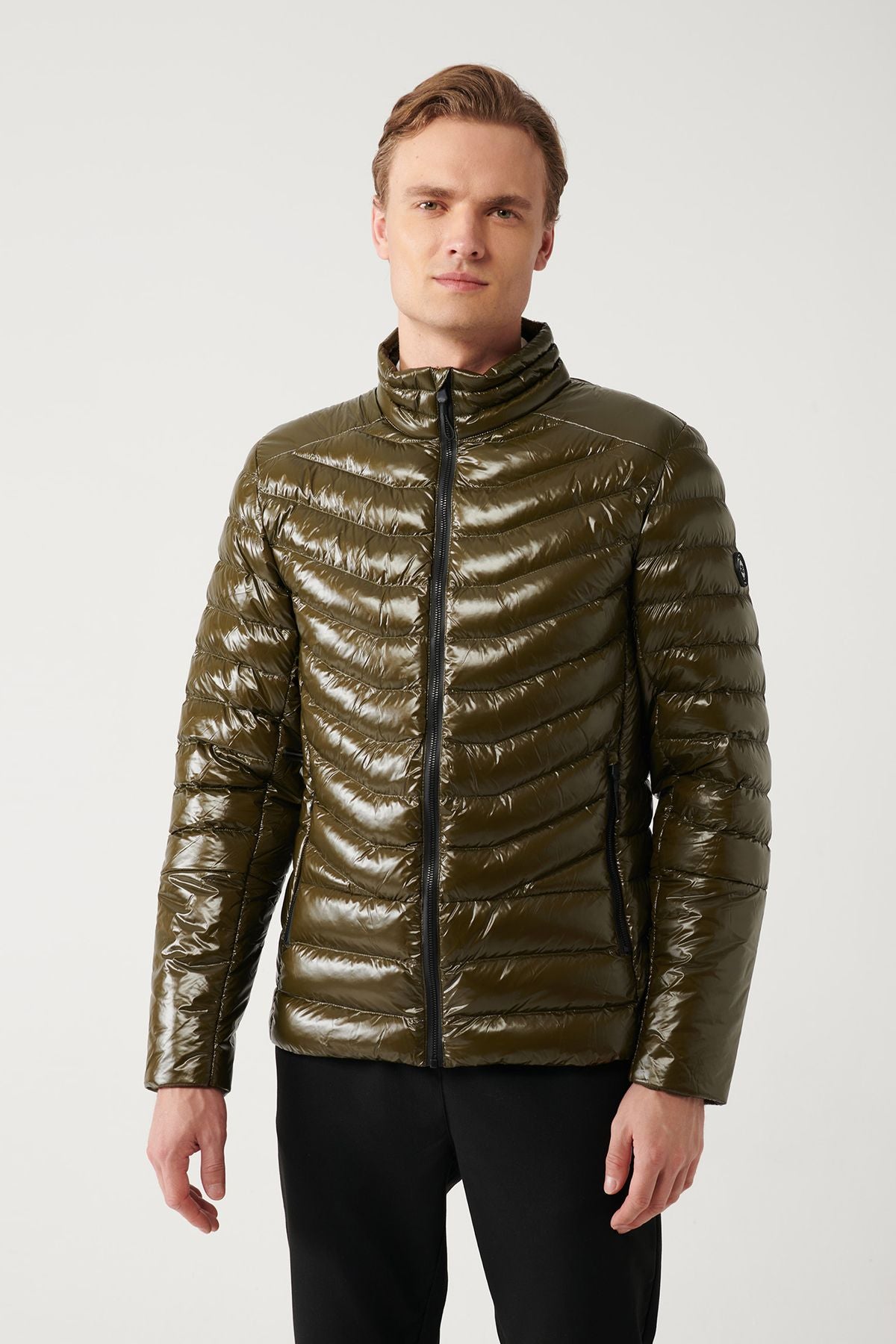 Men's Khaki Goose Feather Water Protector Windproof Fabric vertical collar bright swelling coat B006015