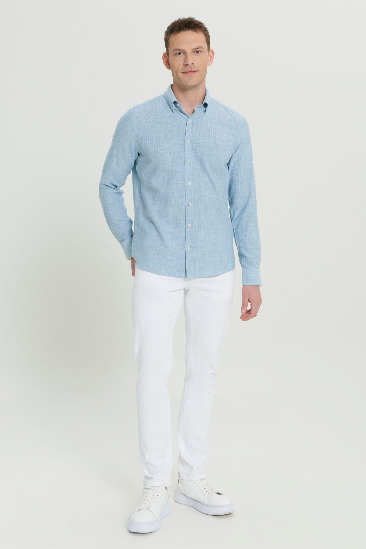 Men's green 100 %cotton slim fit narrow cut hidden buttoned collar linen -looking flalam shirt
