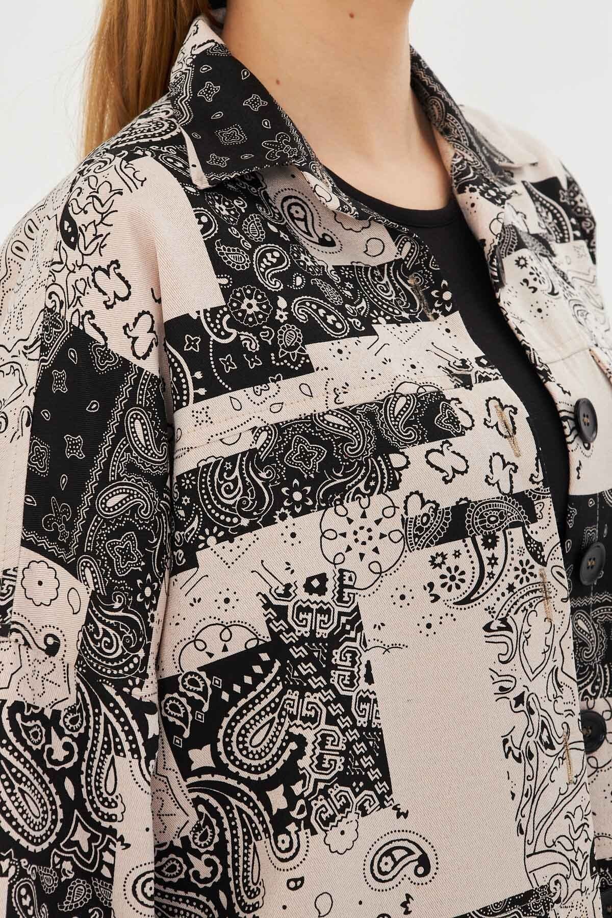 Female beige patterned pocket detailed shirt jacket ARM-25K001071