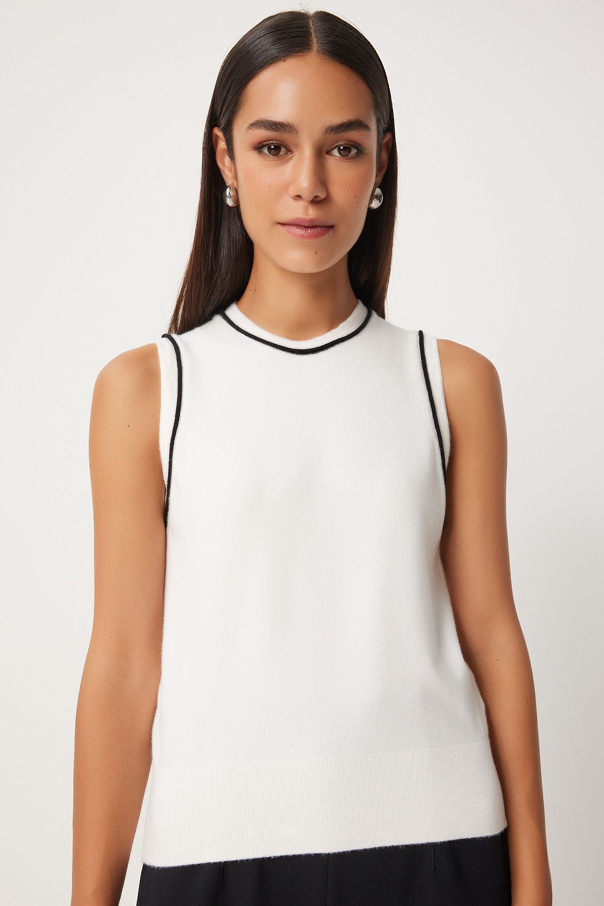 Woman White Sleeveless Triko Blouse PF00076