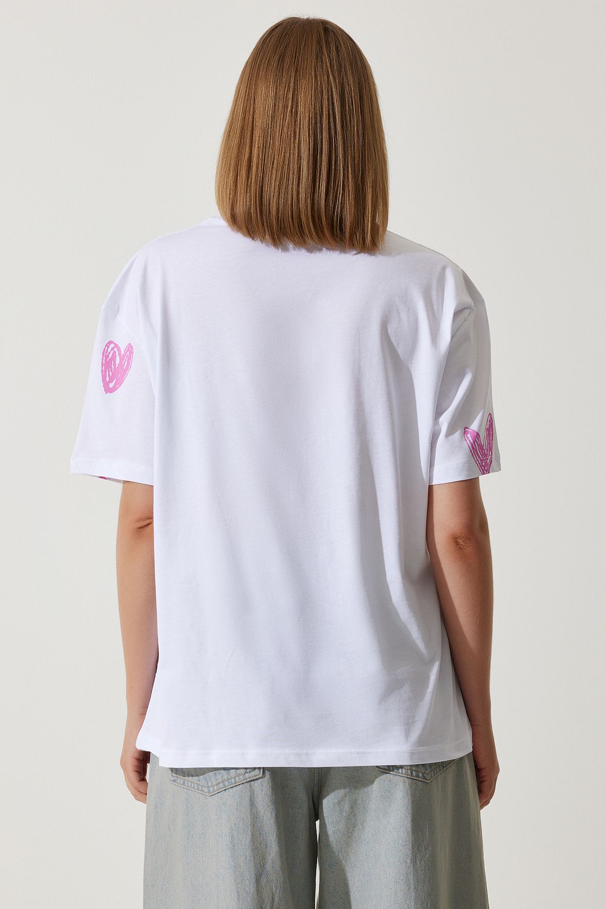 Kadın Beyaz Pembe Kalp Baskılı Oversize Pamuklu T-Shirt BP00165
