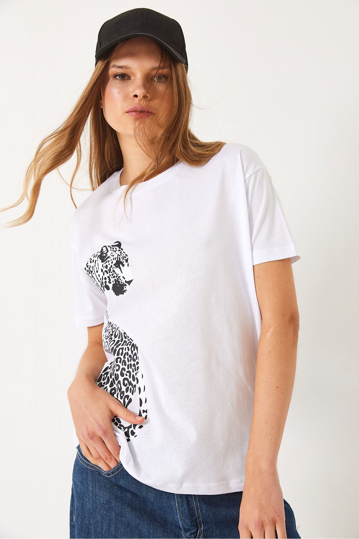 WOMEN'S SHORT SOLD LION PRINTED BASIC T-SHIRT 60602014