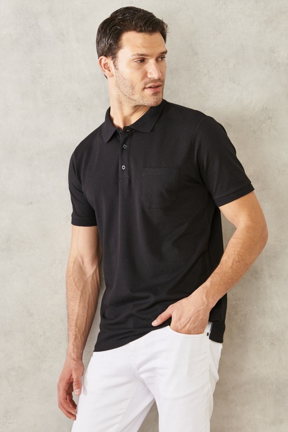 Men -drawn cotton fabric regular fit comfortable cut dark black curved polo collar t -shirt