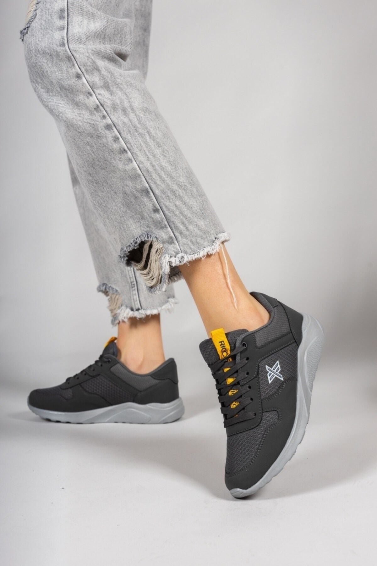 Super light smoked gray unisex sneaker 00124039