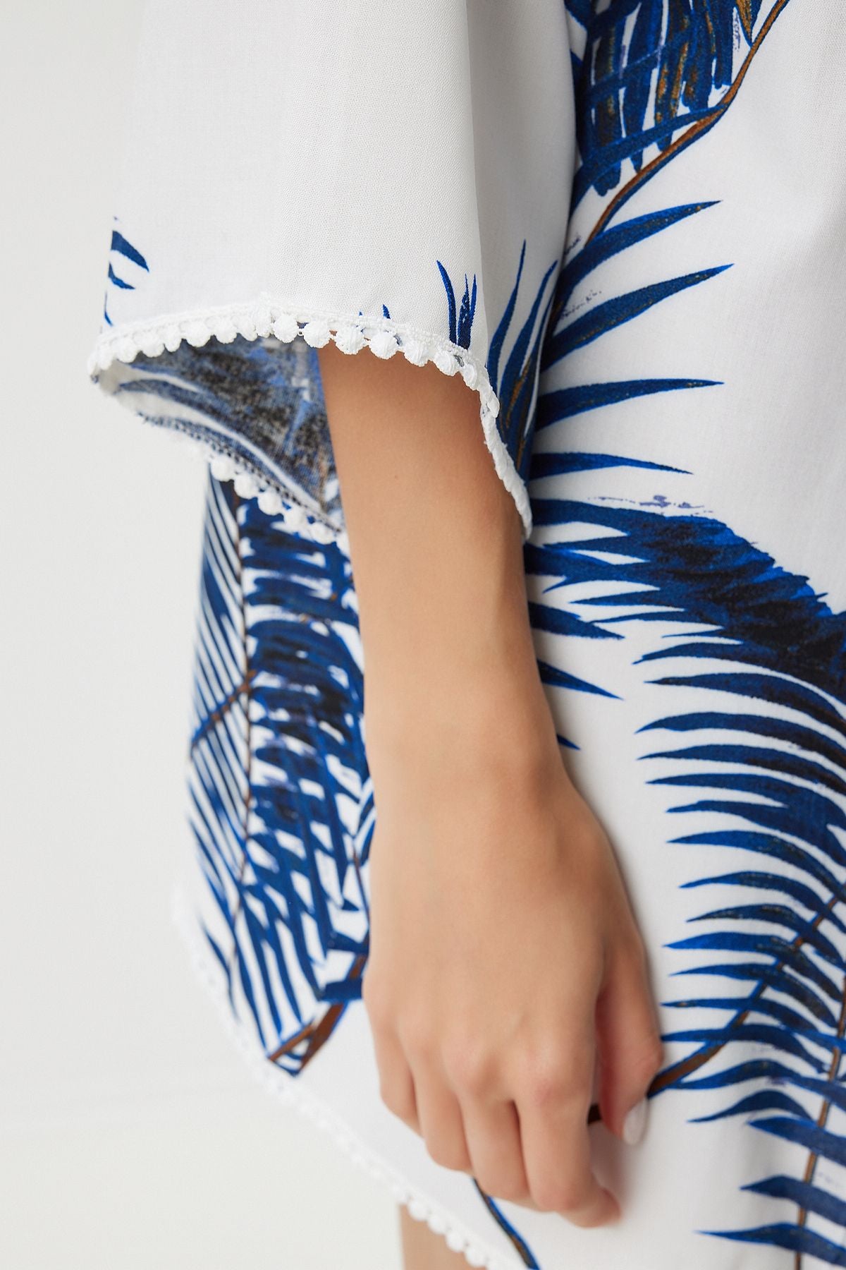 Female blue patterned guipure detailed viscone kimono zv00142