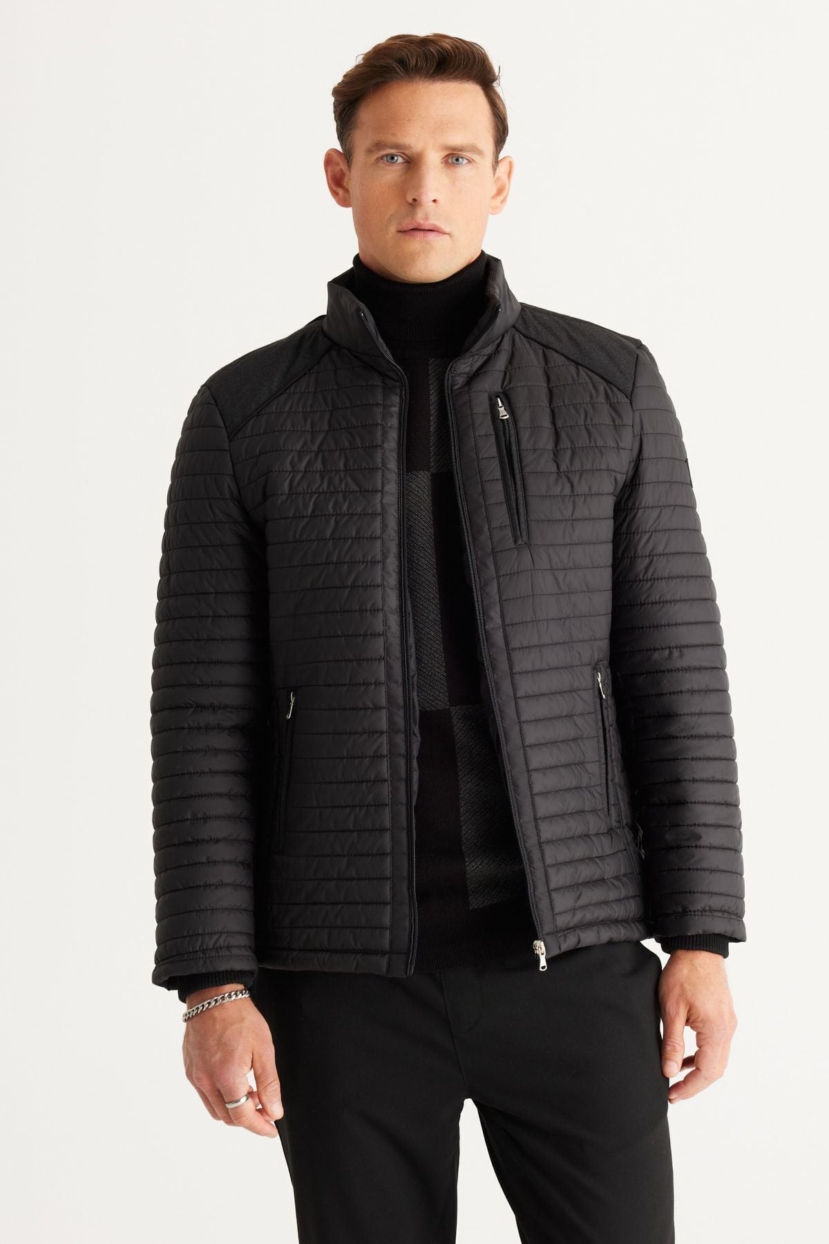 Men's black standard fit normal cut upright collar shoulder shoulder detailed winter coat