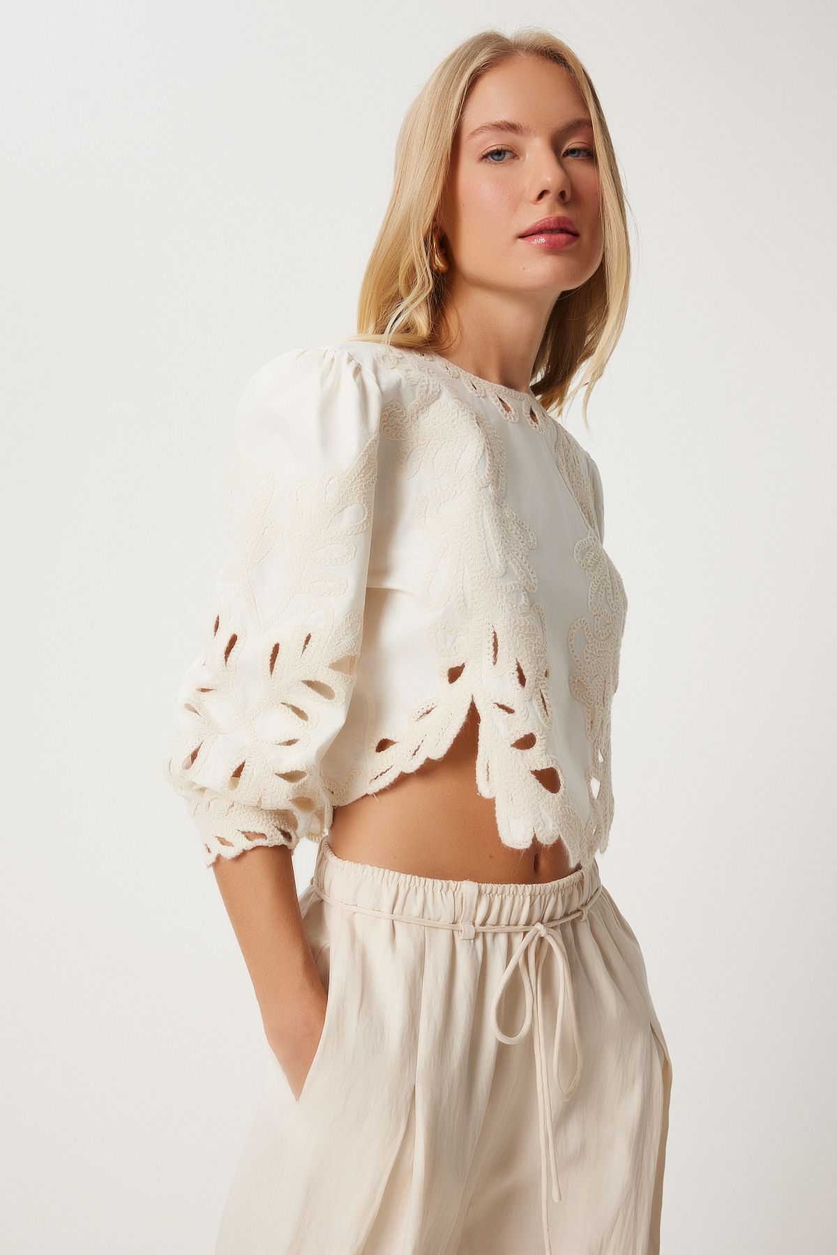 Female Ecru Outlet Lace Embroidered Crop Poplin BLZE QS00002
