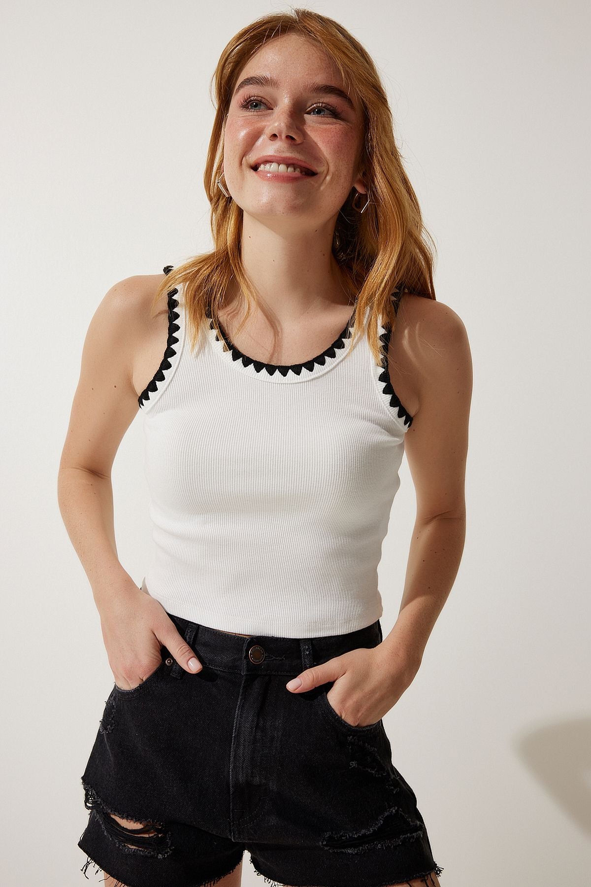 Women's White Processing Detailed Crop Knitting blouse HF00451