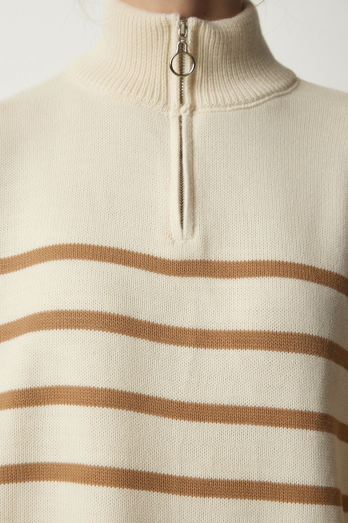Women's Cream Biscuit Zippered Neckline Triko Sweater PF00045