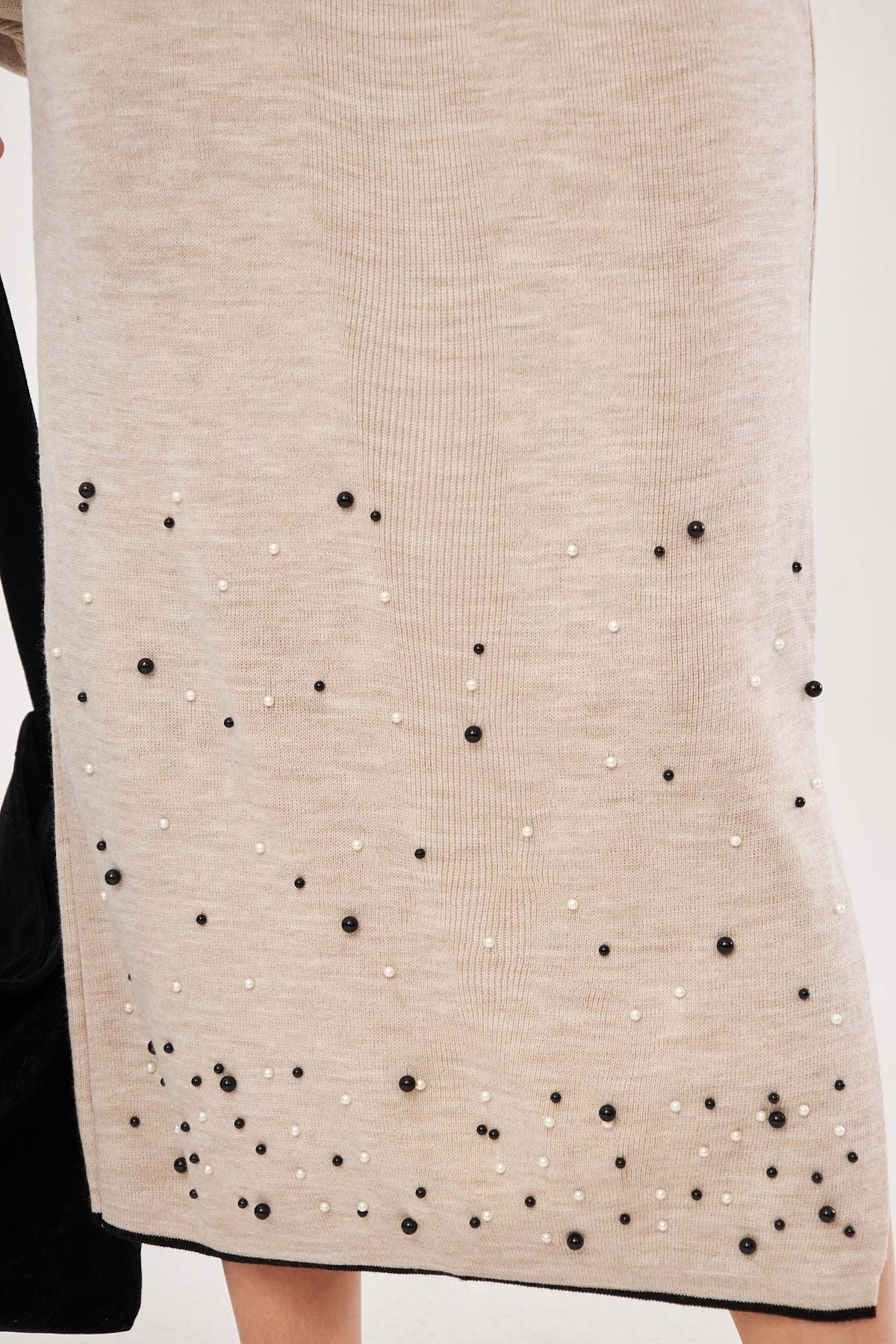Female beige zero collar beads detailed knitwear binary set ARM-25K012003