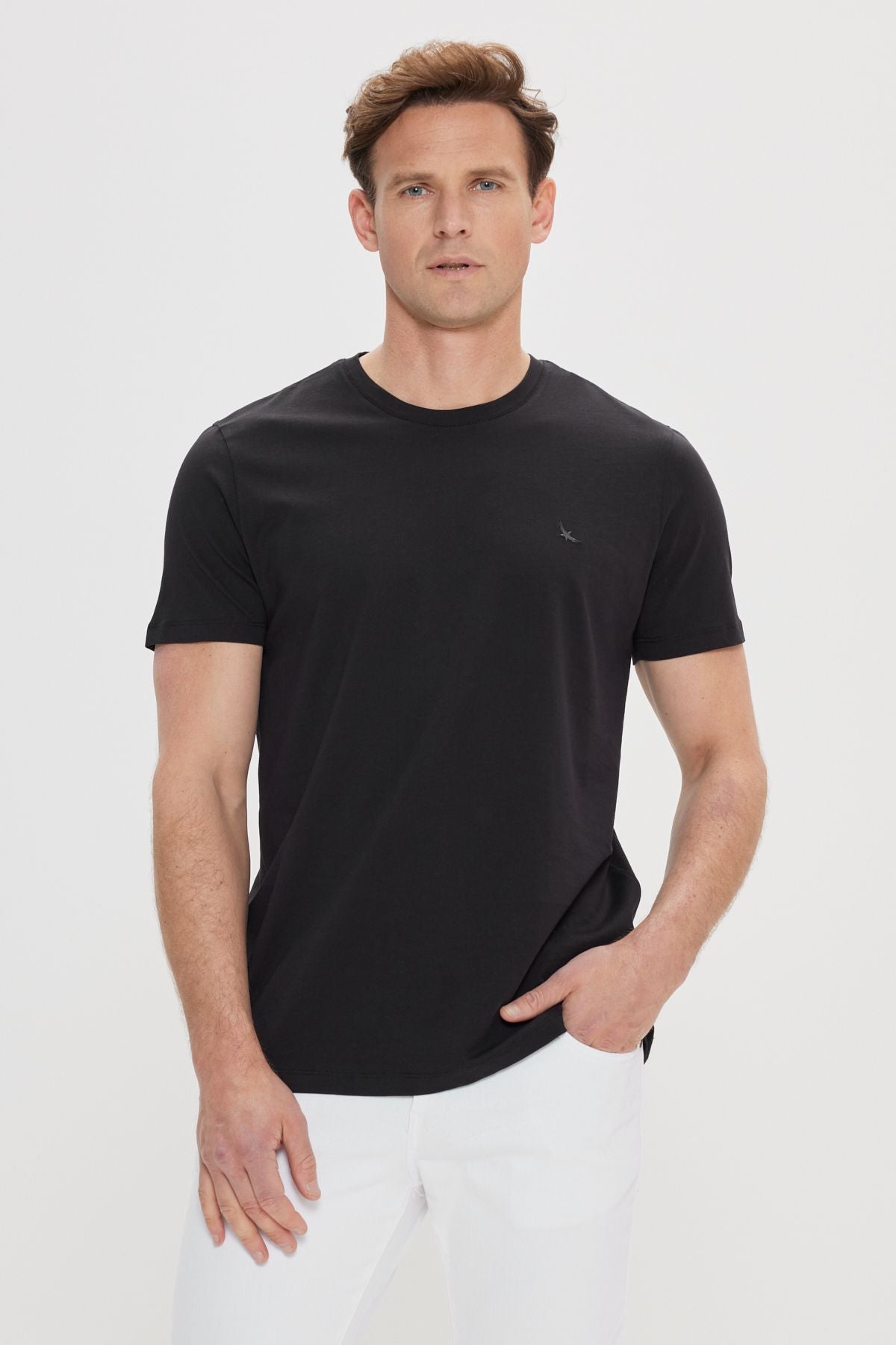 Men's black slim fit narrow cut bicycle collar cotton t -shirt