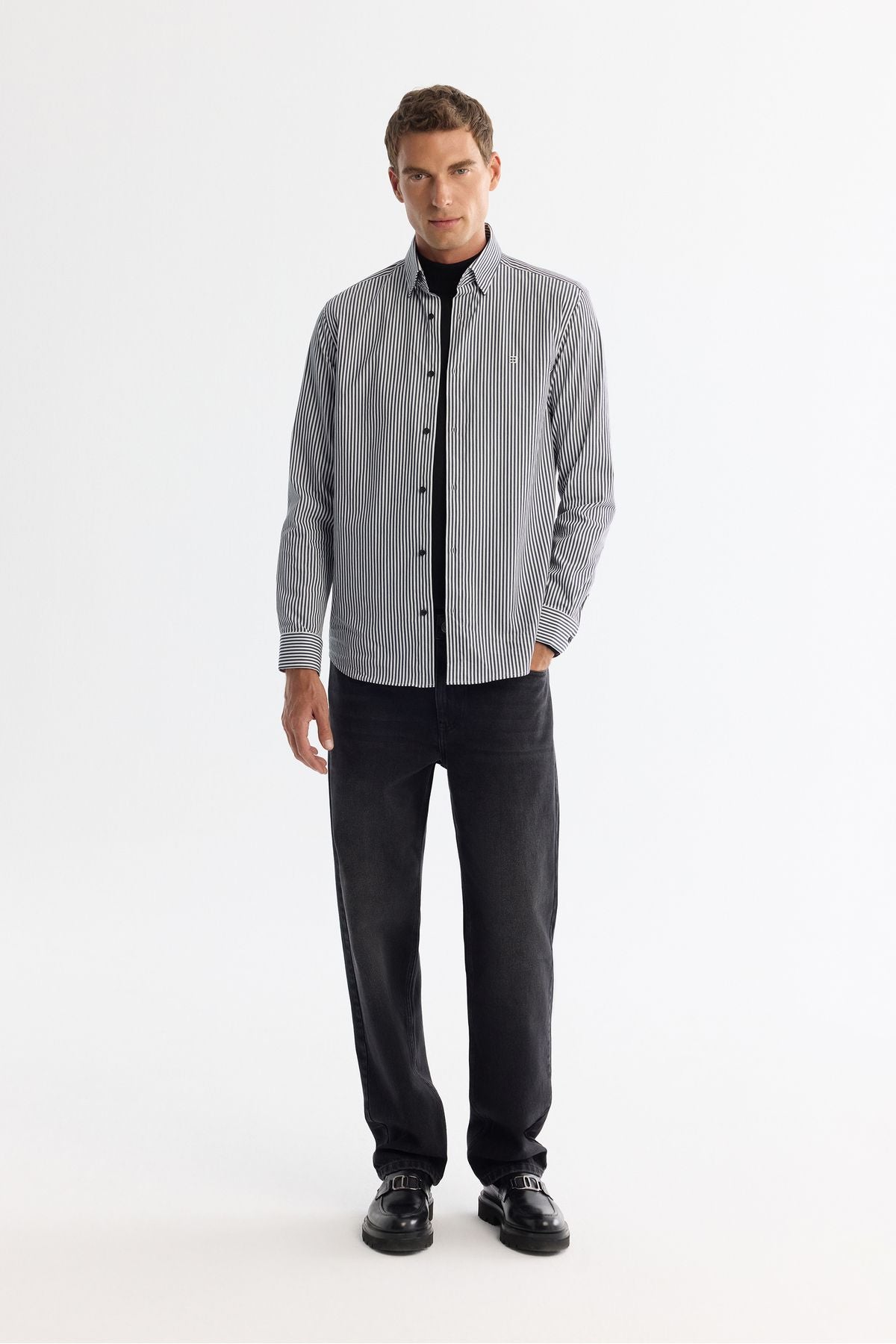 Men's black bottom Britli collar easily ironable shirt A42Y2134