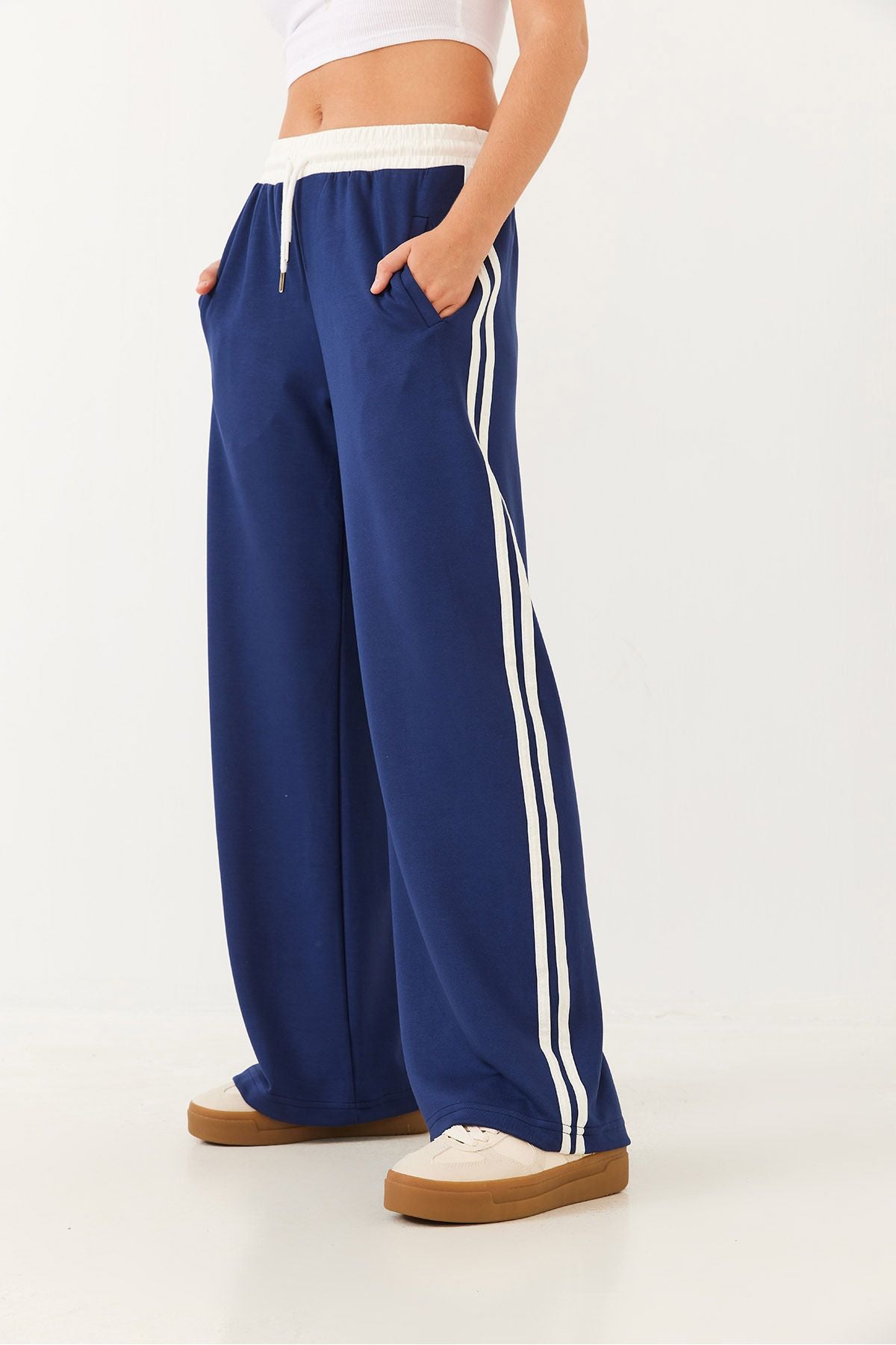 Detailed fabric pants with women's garnish 60251837