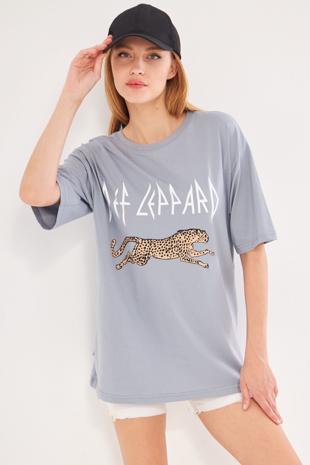 Women's gray front leopard printed overwheel t-shirt ARM-24Y024022