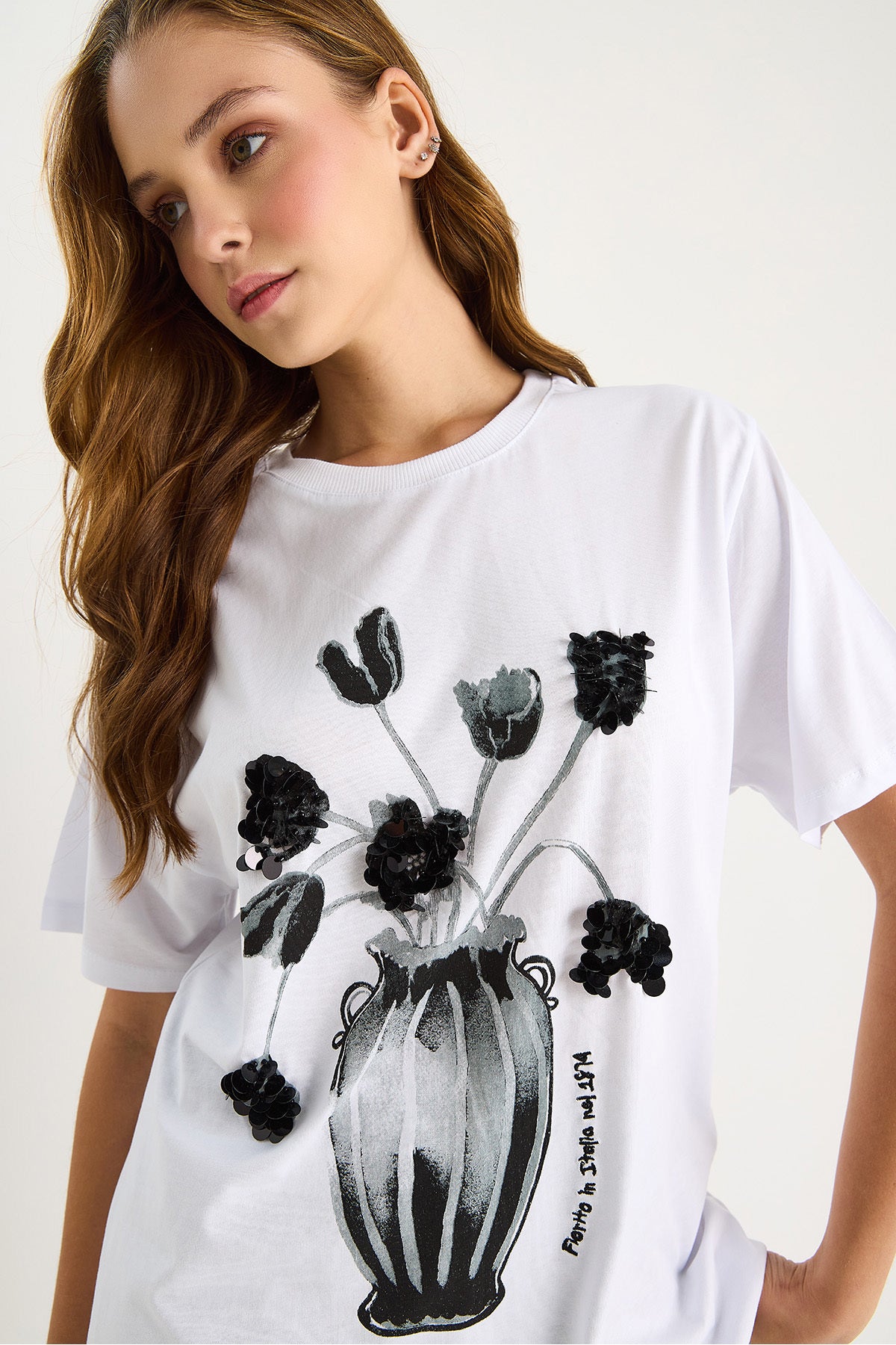 Women's Crew Neck Short Sleeve Floral Printed Sequin Detailed T-Shirt 60602021