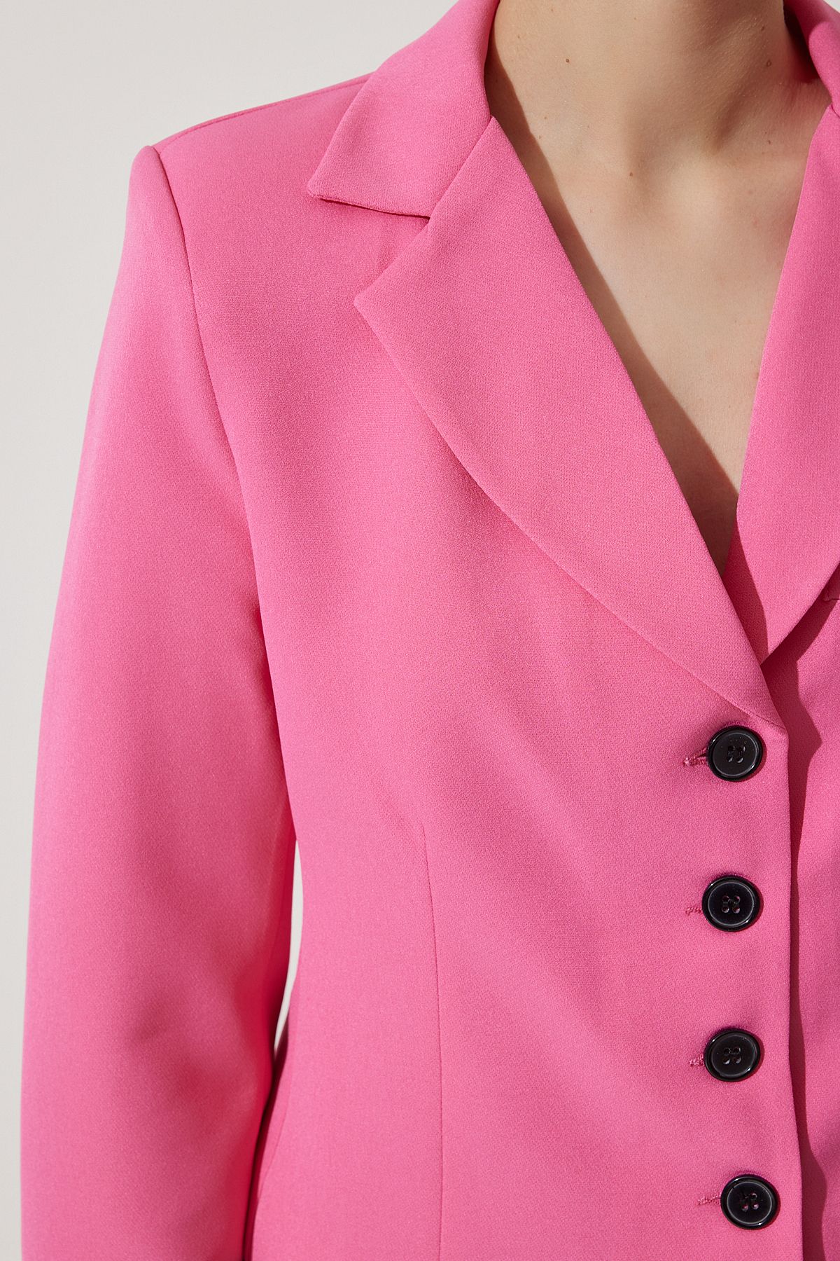 Kadın Pembe Kontrast Düğmeli Kısa Blazer Ceket WF00071