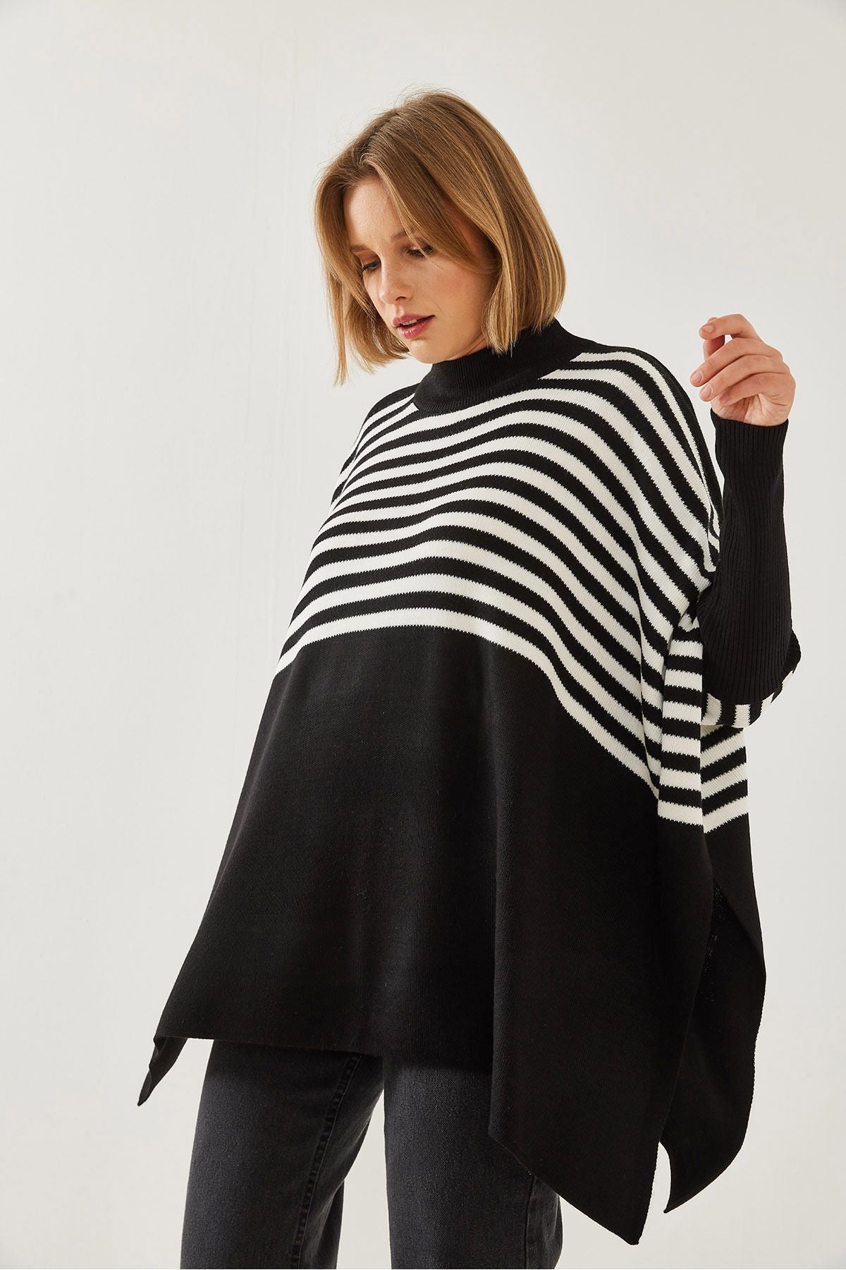 Female striped knitwear poncho 10244 60351215