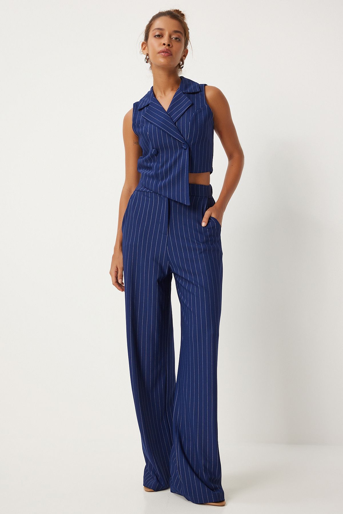 Woman Navy blue fine striped cruve collar vest pants set to00149