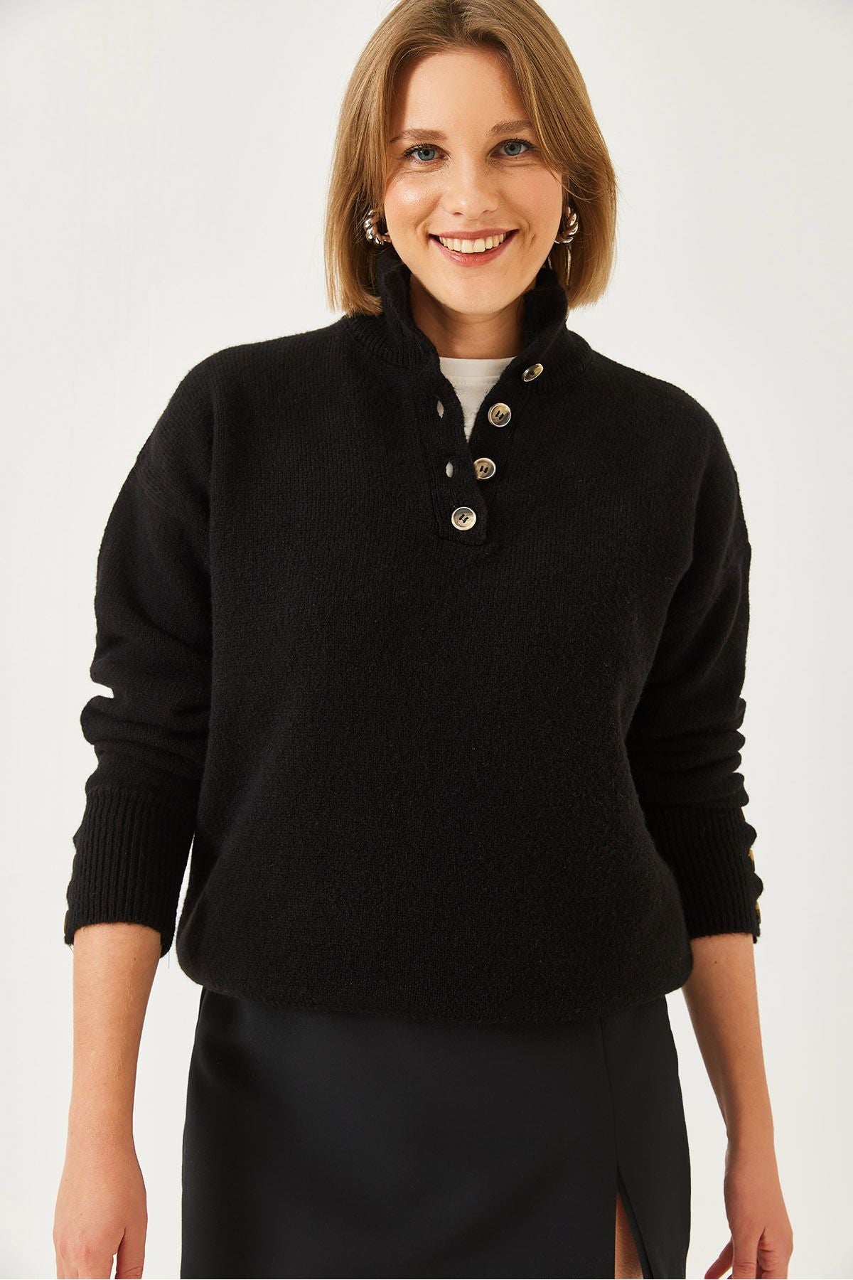 WOMEN'S BLACK EXTERIOR KNITTY Sweater 20247587