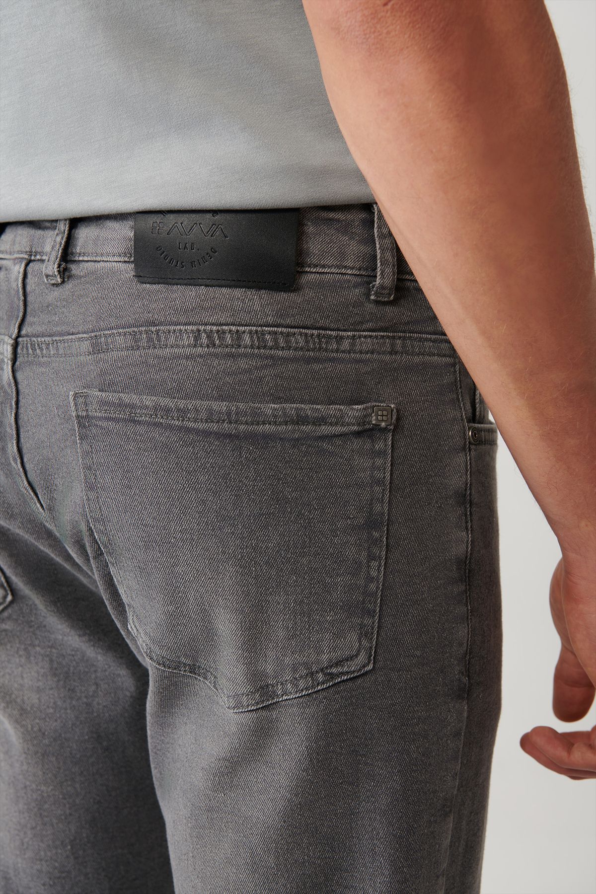 Men's Gray Obedness Washing Flexible Jean Pants B003508