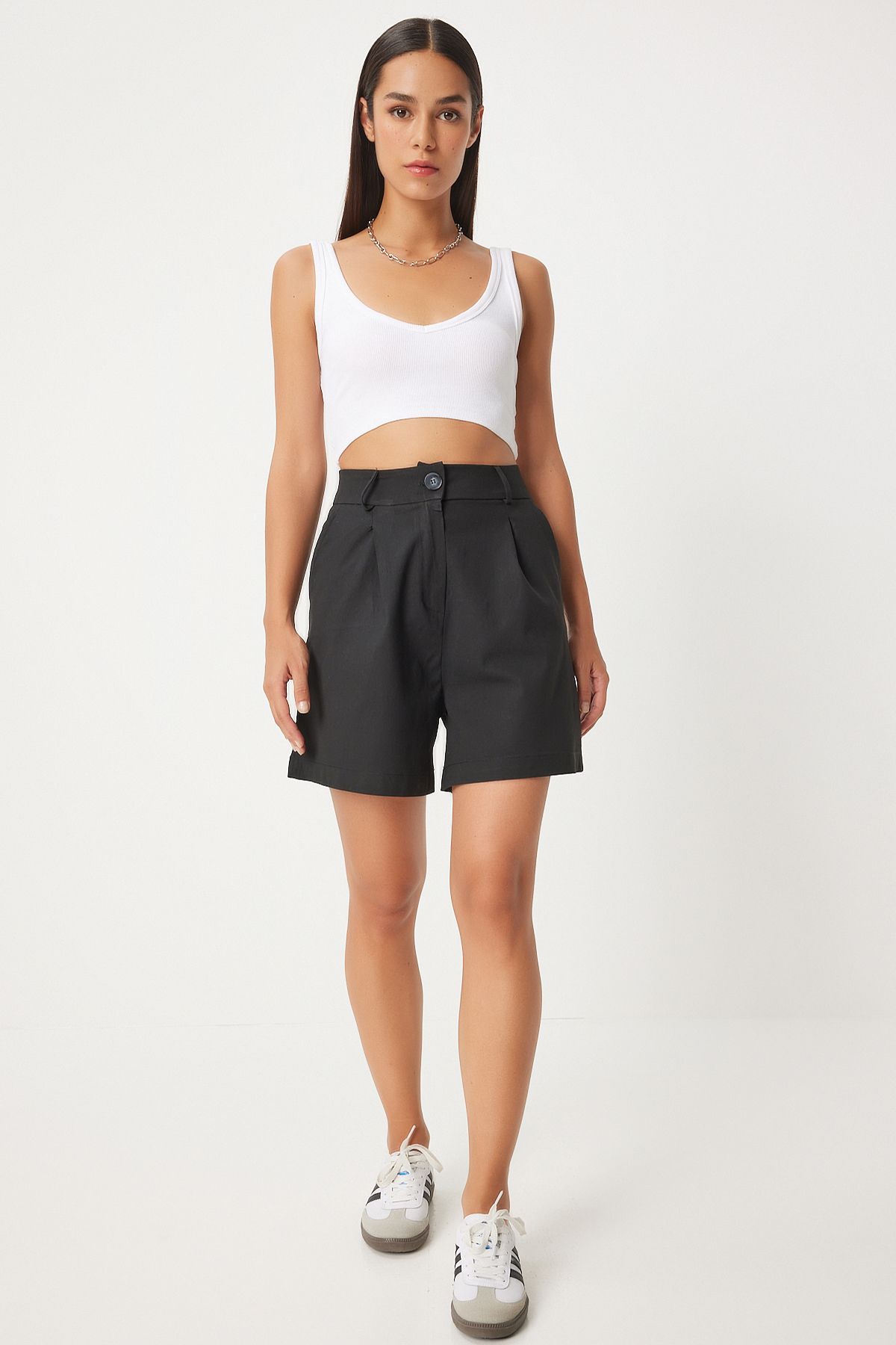 Female Black Pleeted Viscose Shorts to00146