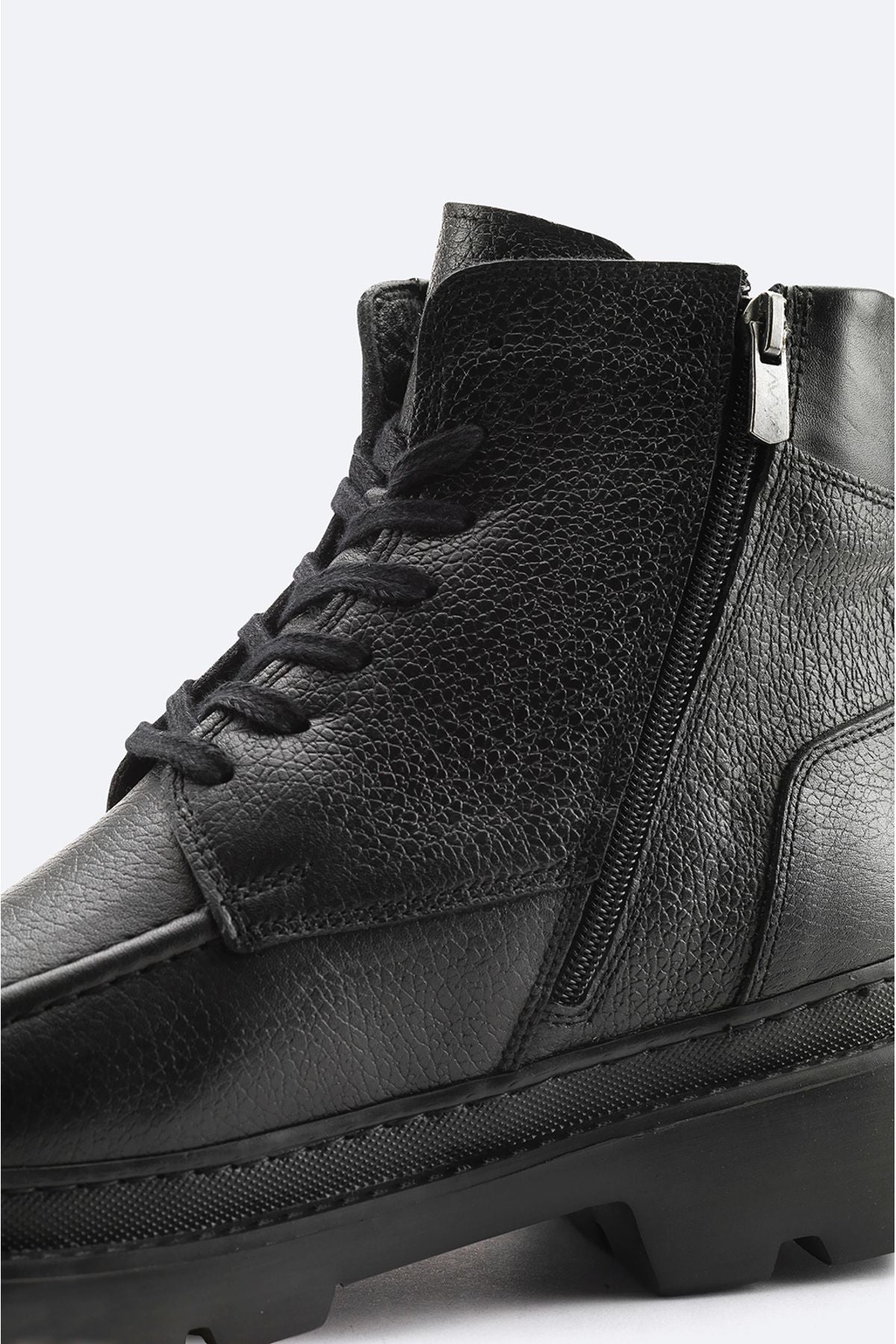 Men's Black 100 %Leather Lace Flexible Base Bot A32Y8009