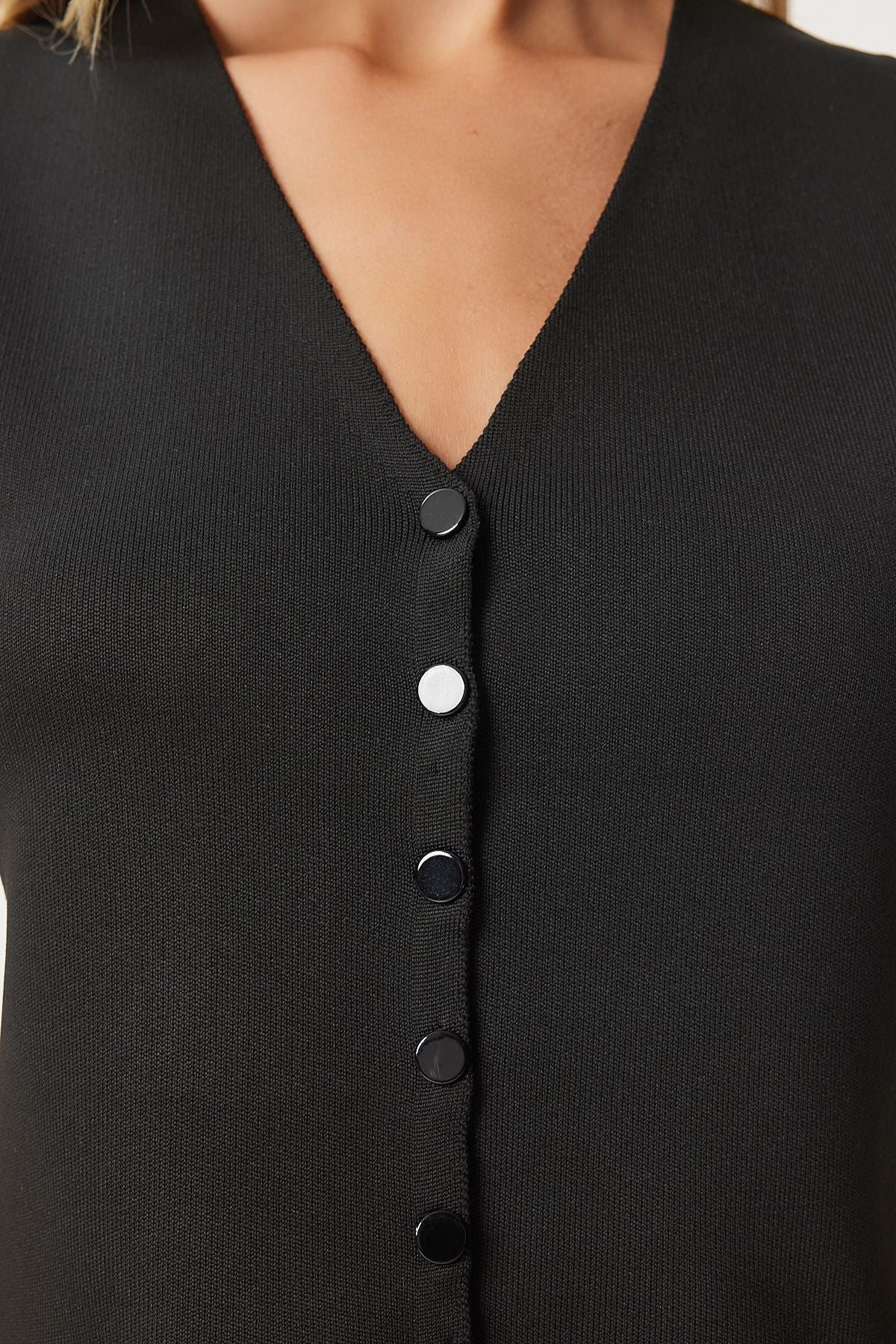 Female black V -neck knitwear vest PF00087