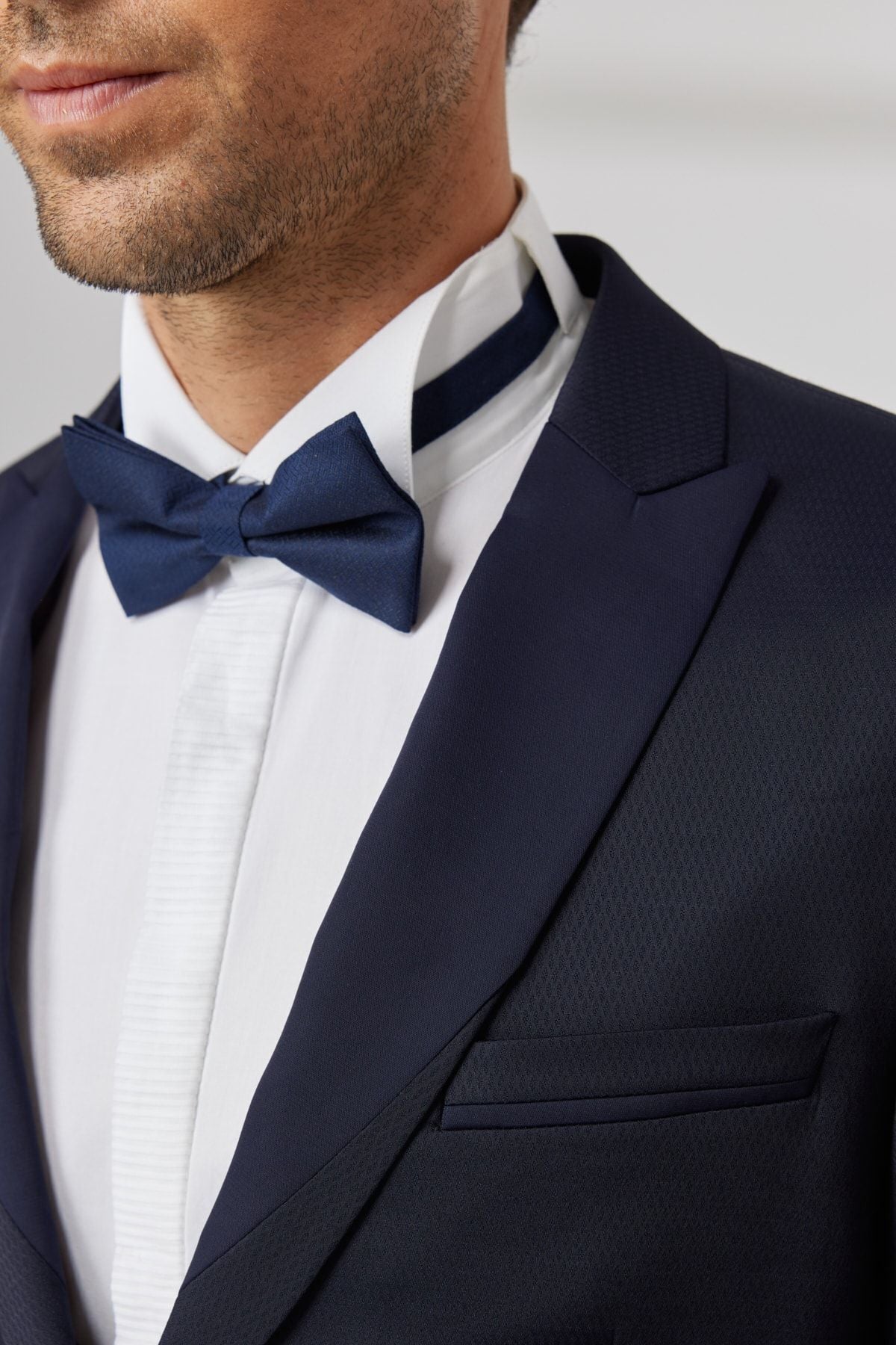 Men's Navy Blue Slim Fit Narrow Cut Swallow Collar Amelor West Tuxedo Set