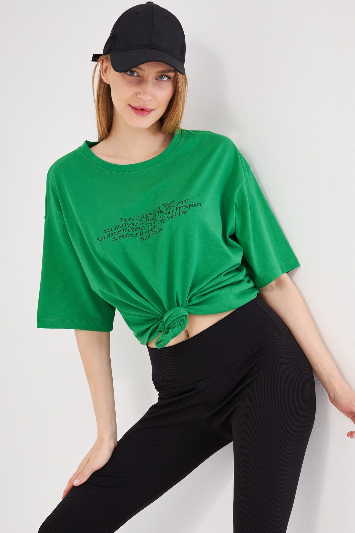 Woman Green Round Yaka in front of the Oversiz t-shirt ARM-24Y024013