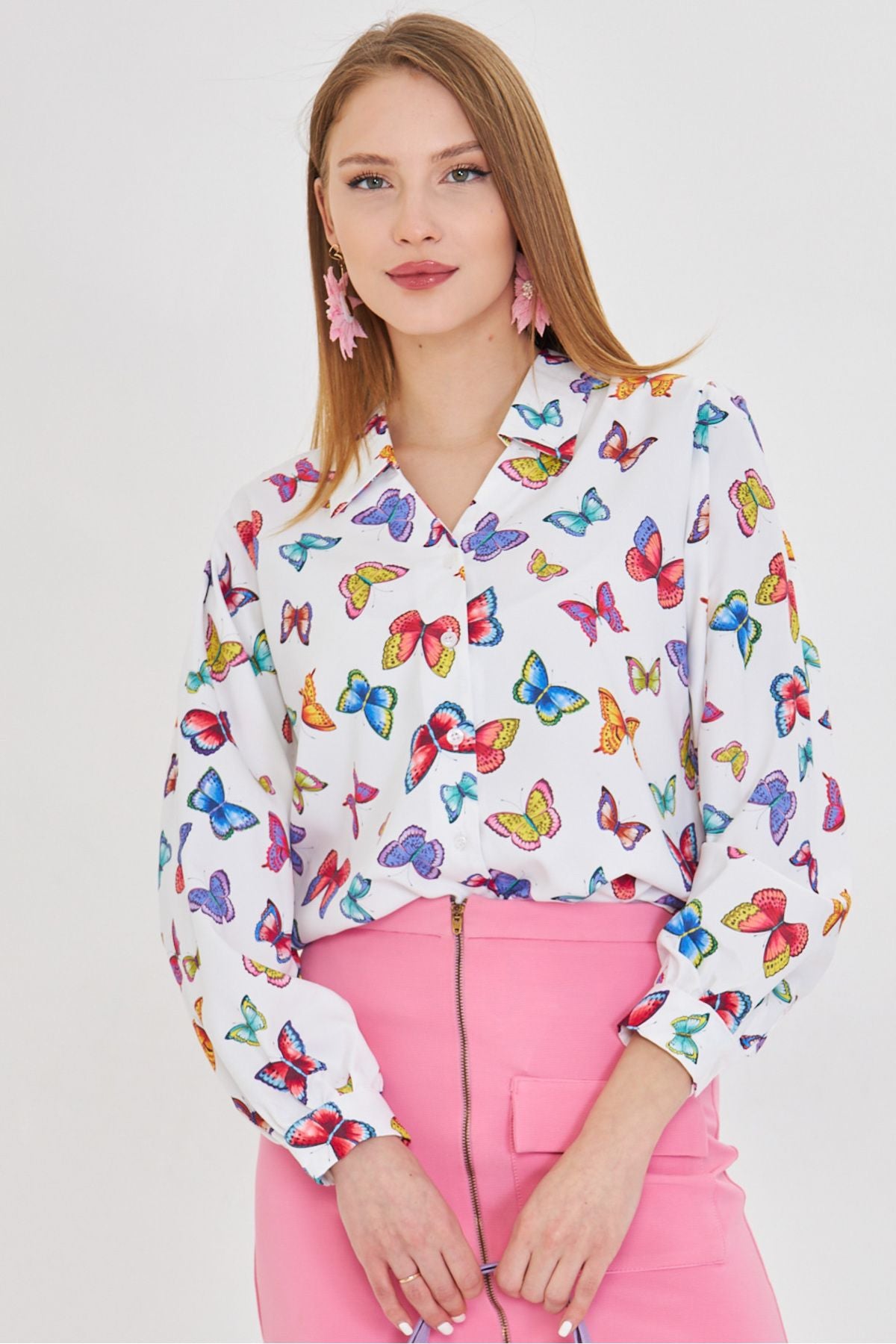 Woman White V-Neck Balloon Arm Patterned Shirt ARM-25Y001016