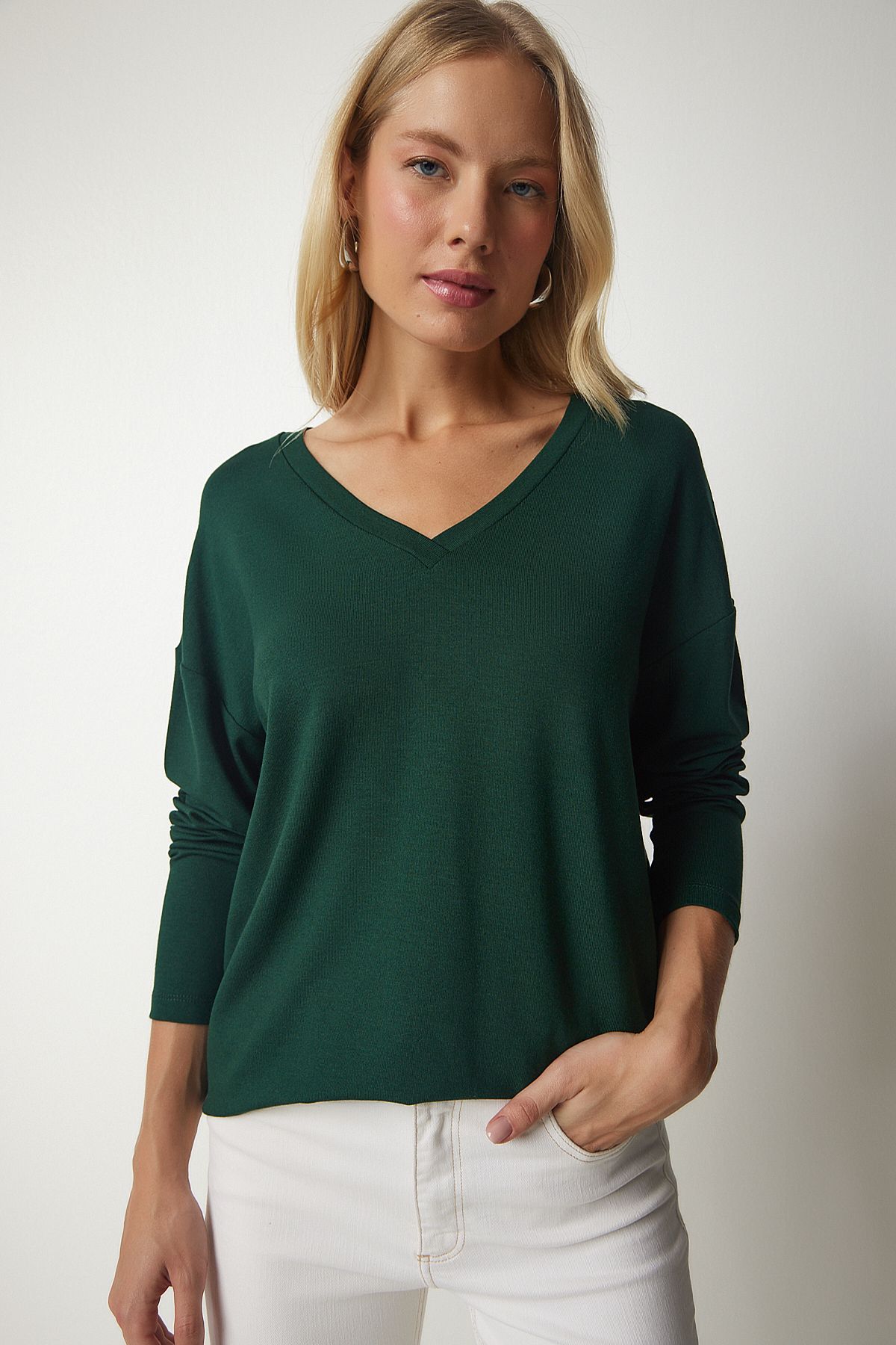 Female Emerald Green V -Yaka Knitwear Blouse UB00150