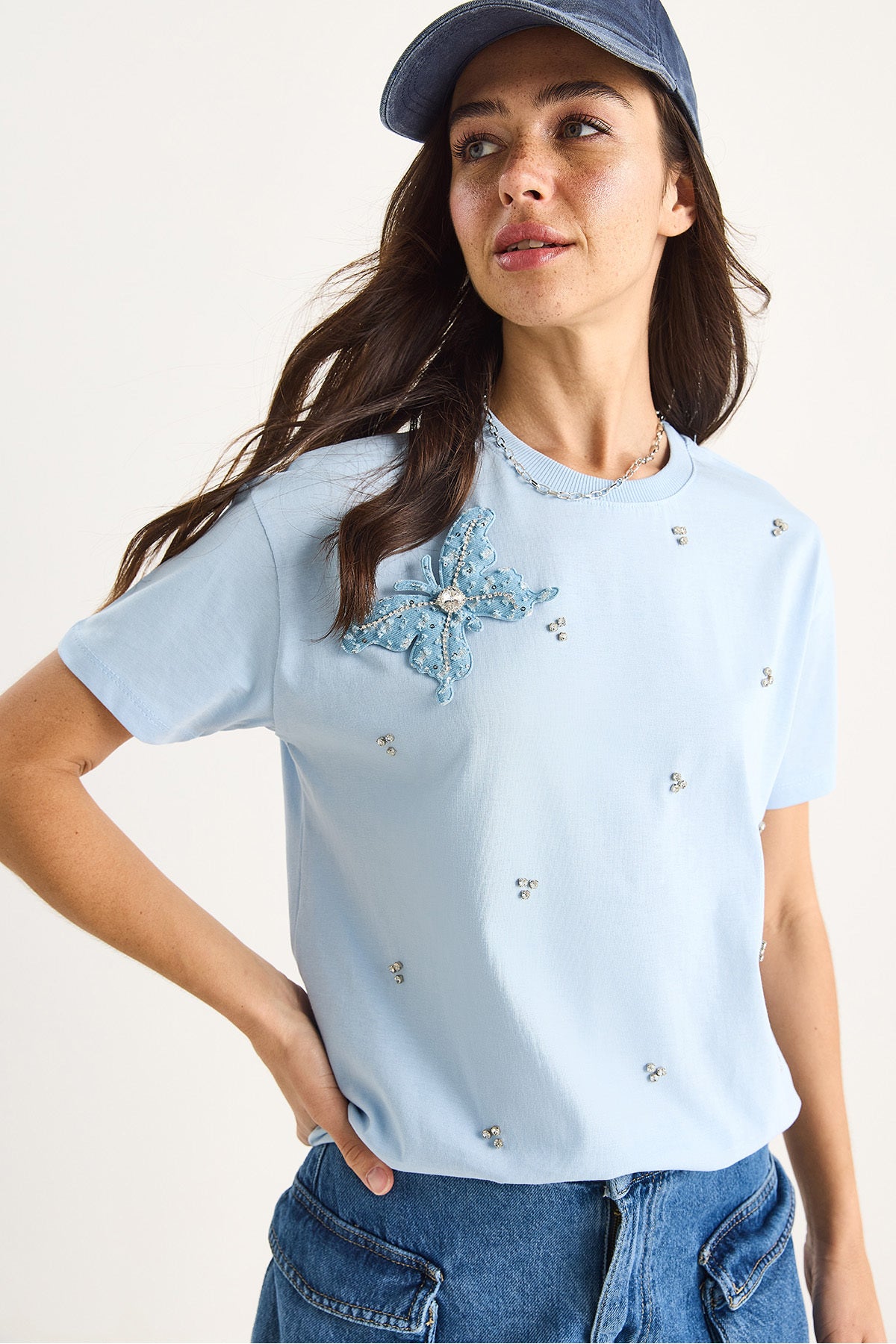 Women's Butterfly Accessory Stone Embroidered Short Sleeve T-Shirt 60602036