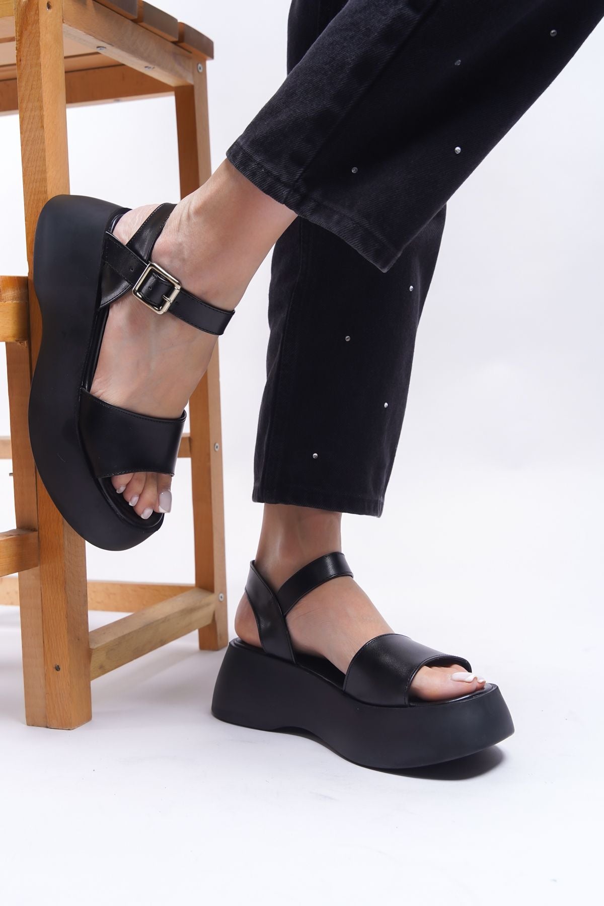 Alloshara Women's Sandals 0012801 Black Skin