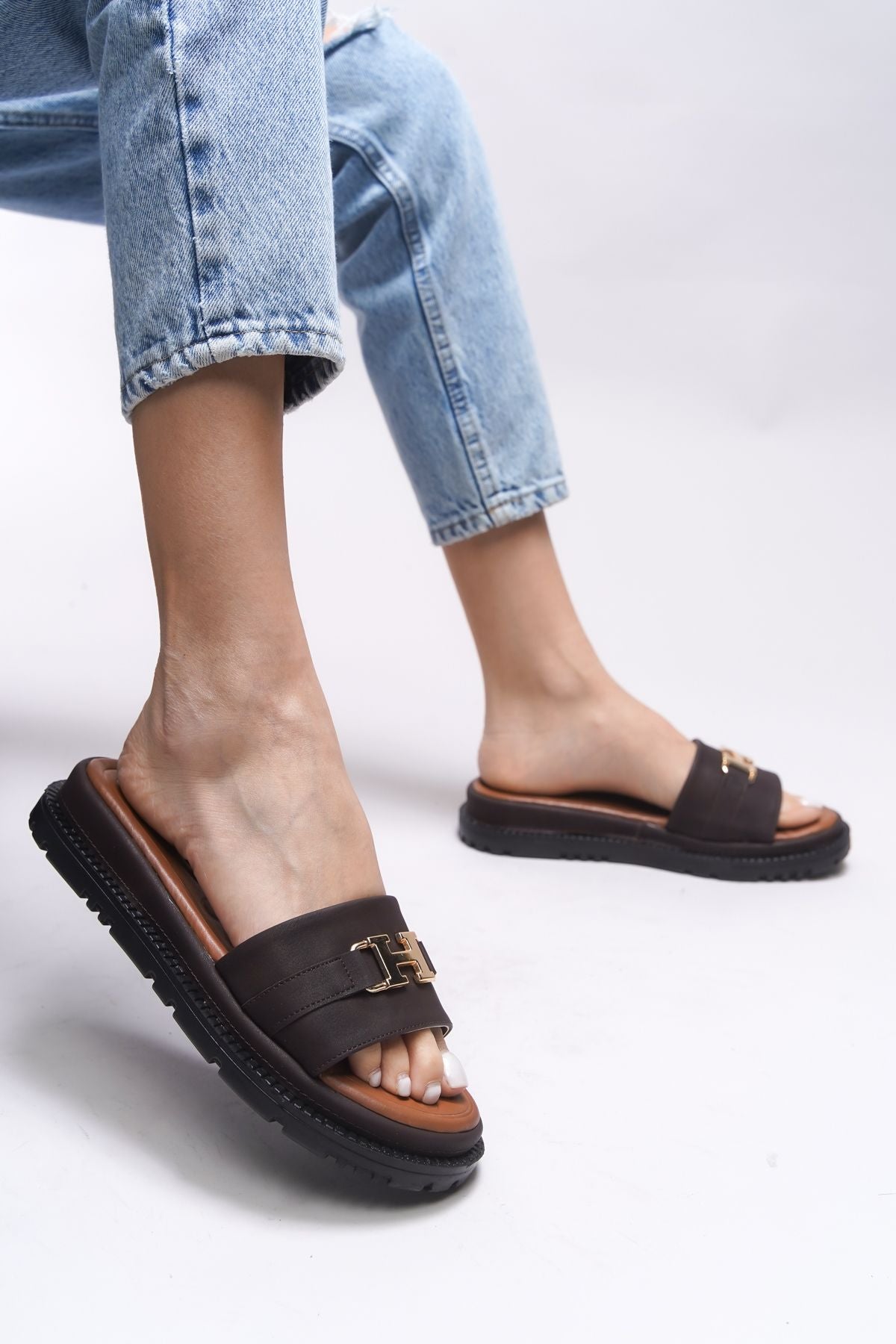 Kazigneil Woman Slippers 0012600 Brown